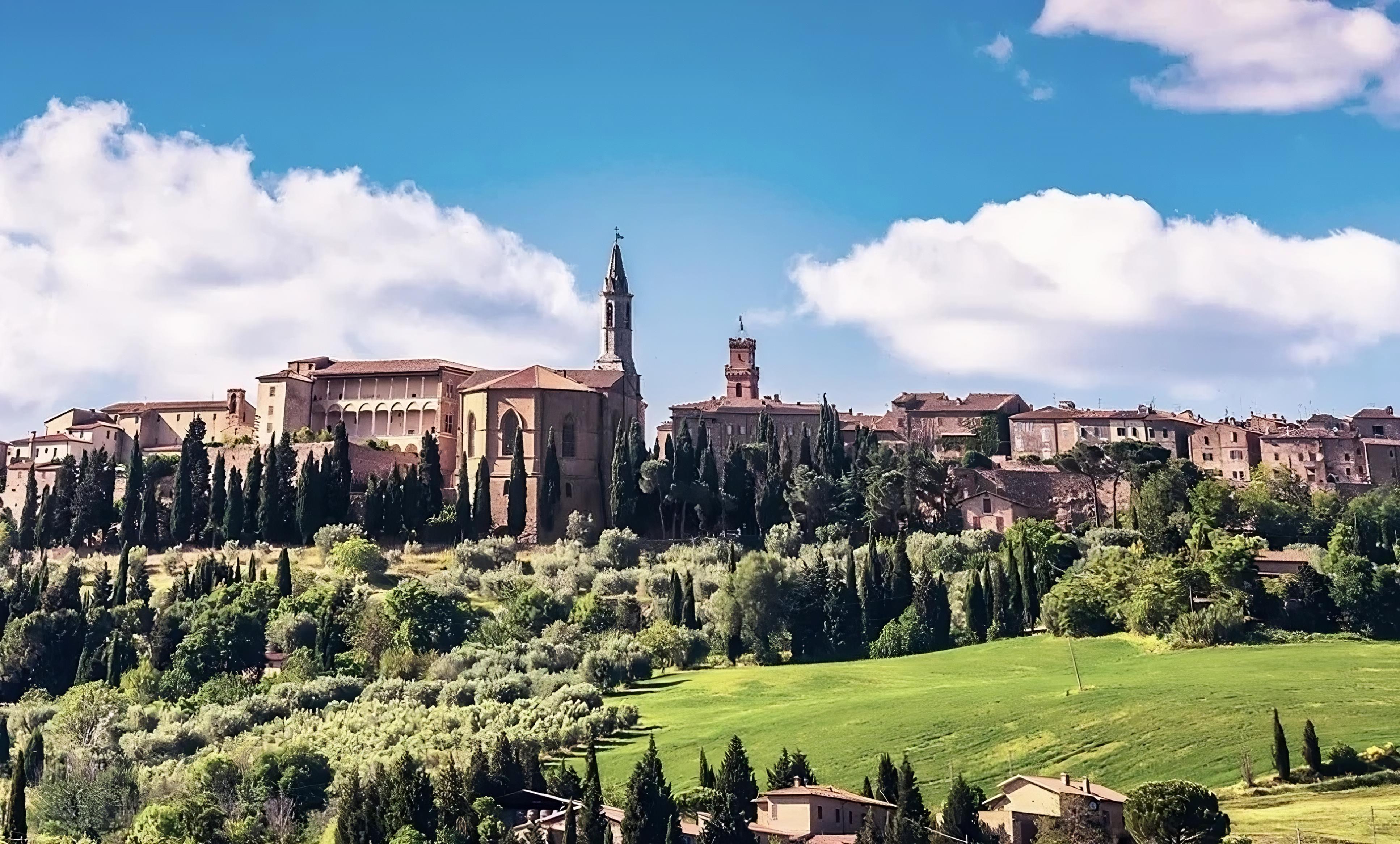 Private Tuscany Day Trip: Montepulciano, Pienza & Montalcino