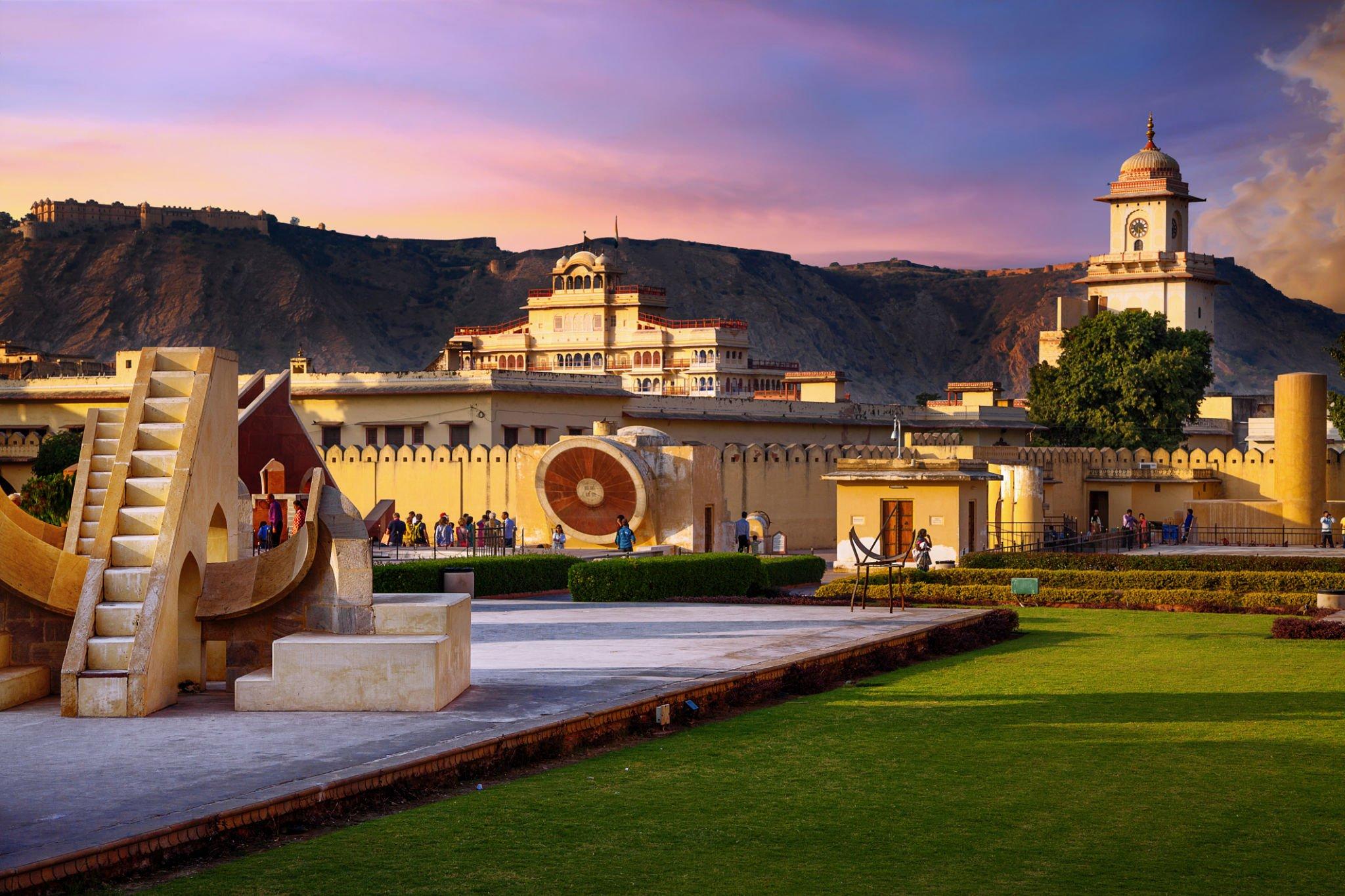 Private Delhi to Jaipur Day Tour: Amber Fort, City Palace & More