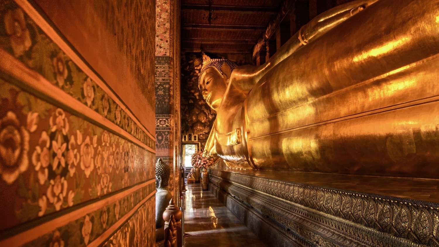 Bangkok Temples & Palace Small-Group Tour