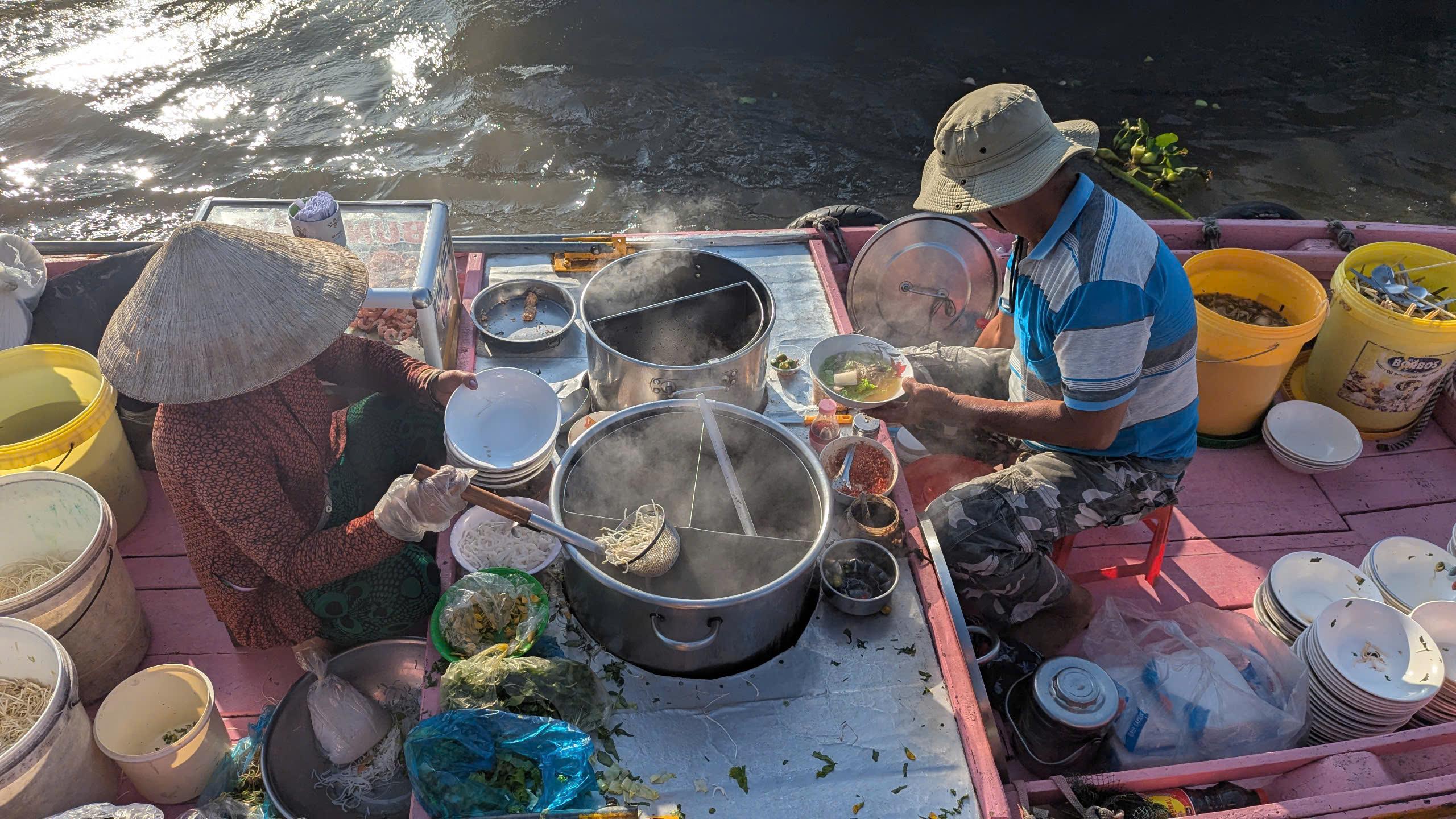 Mekong Delta Day Trip: Cai Rang Floating Market & Cồn Sơn Islet