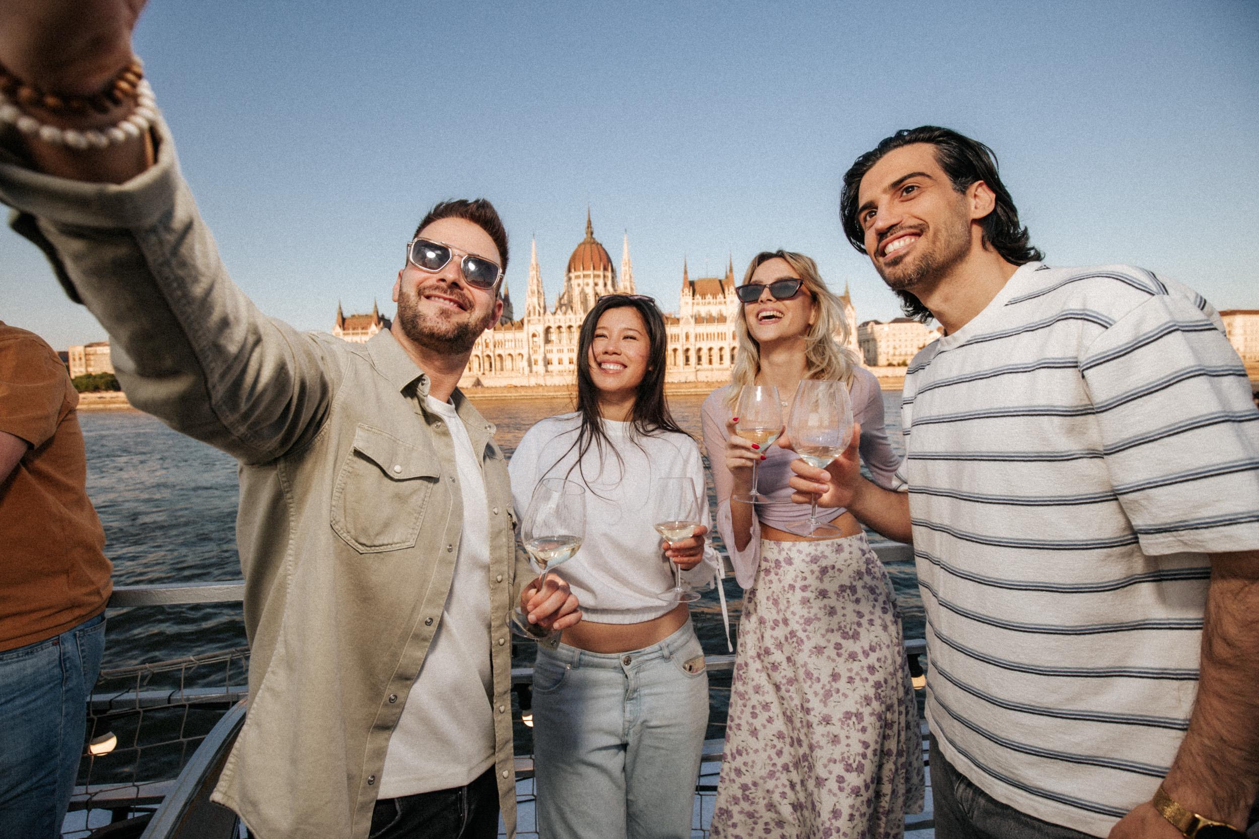 Budapest: Cruise Unlimited Aperol and Prosecco