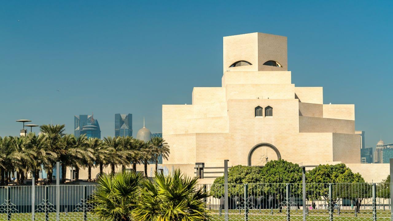 Doha Private Luxury SUV Heritage & Skyline Tour