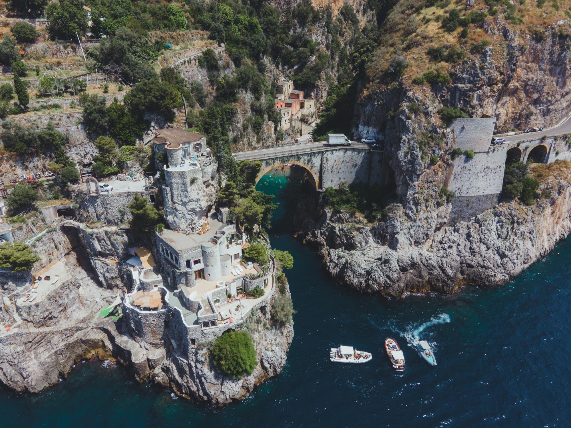 Amalfi Coast Speedboat Adventure from Positano or Praiano
