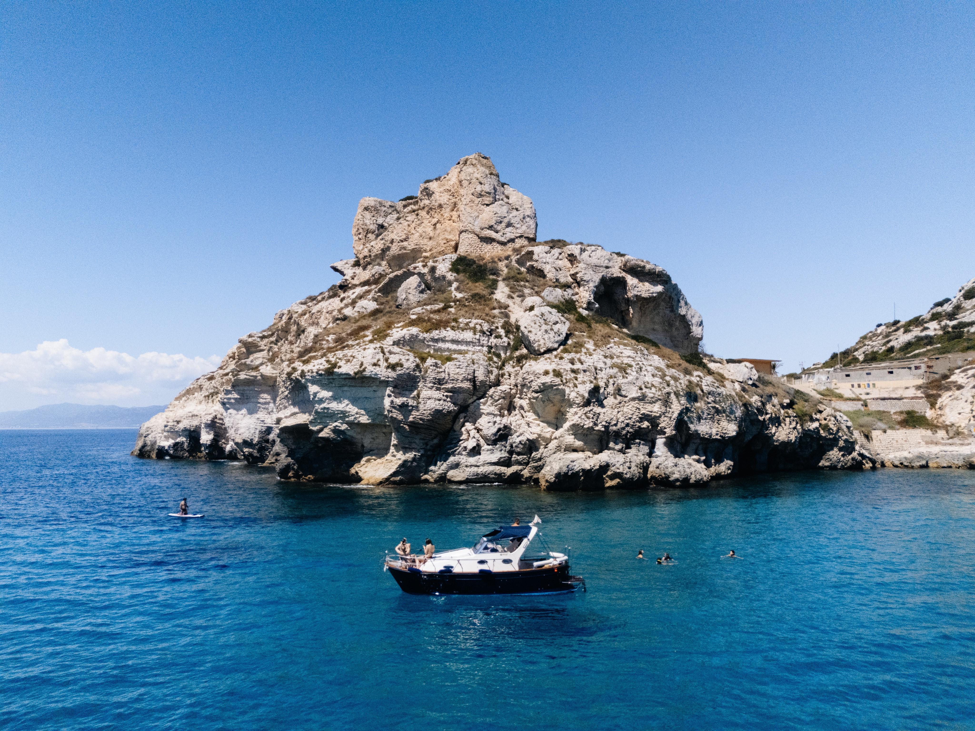 Private Gozzo Boat Tour with Aperitif in Cagliari Gulf