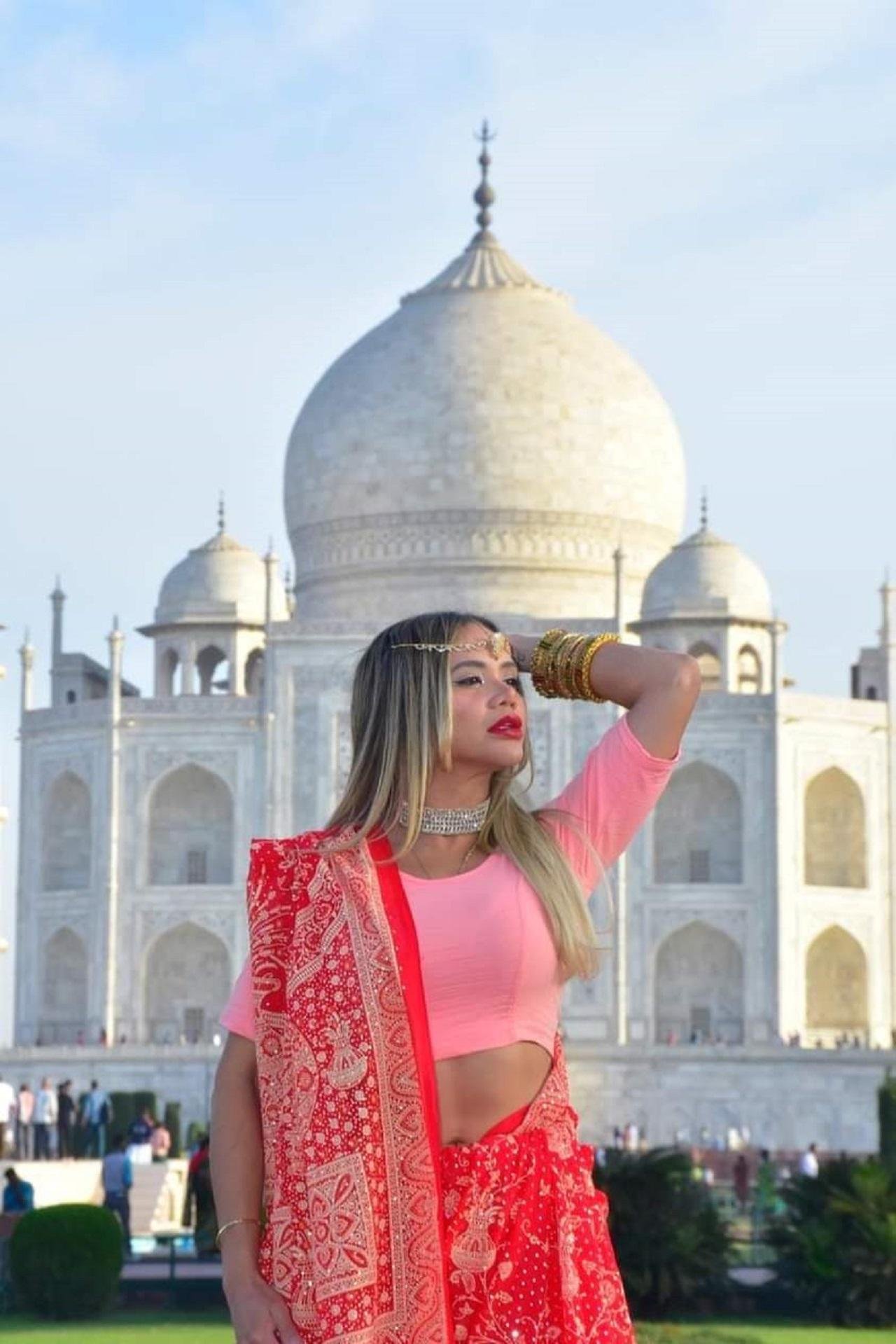 Taj Mahal Professional Photoshoot & Guided Tour