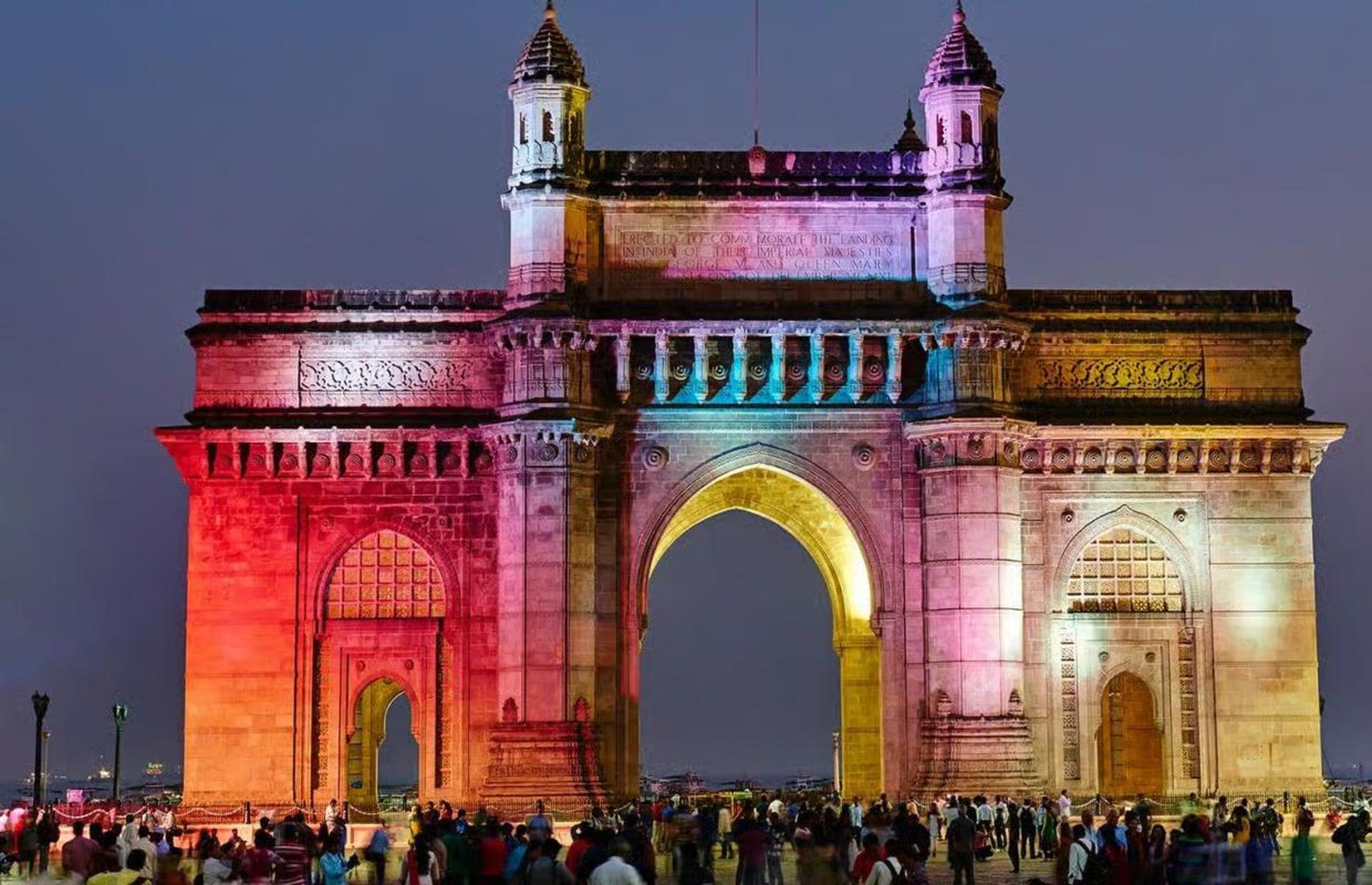 Mumbai Private Evening Food and Sightseeing Tour