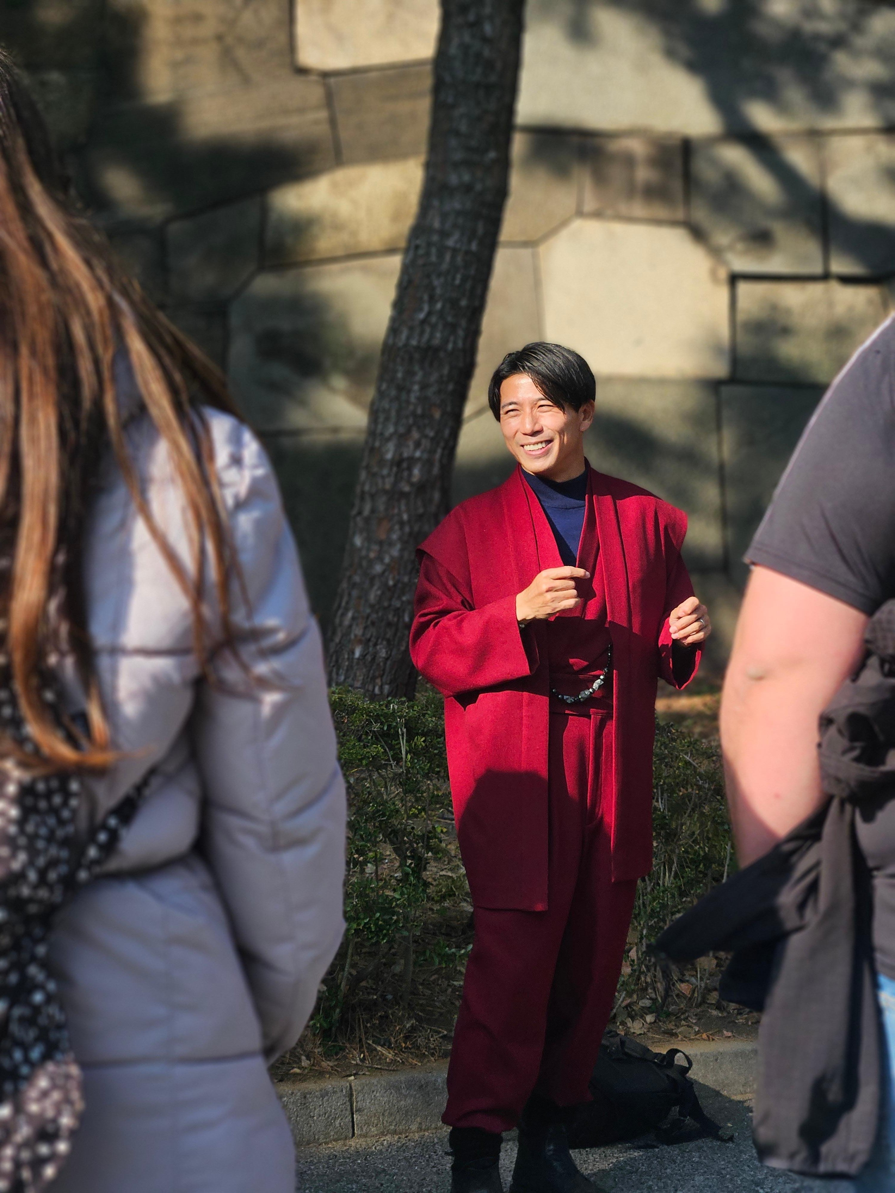Tokyo Imperial Palace & Shogun History Walking Tour