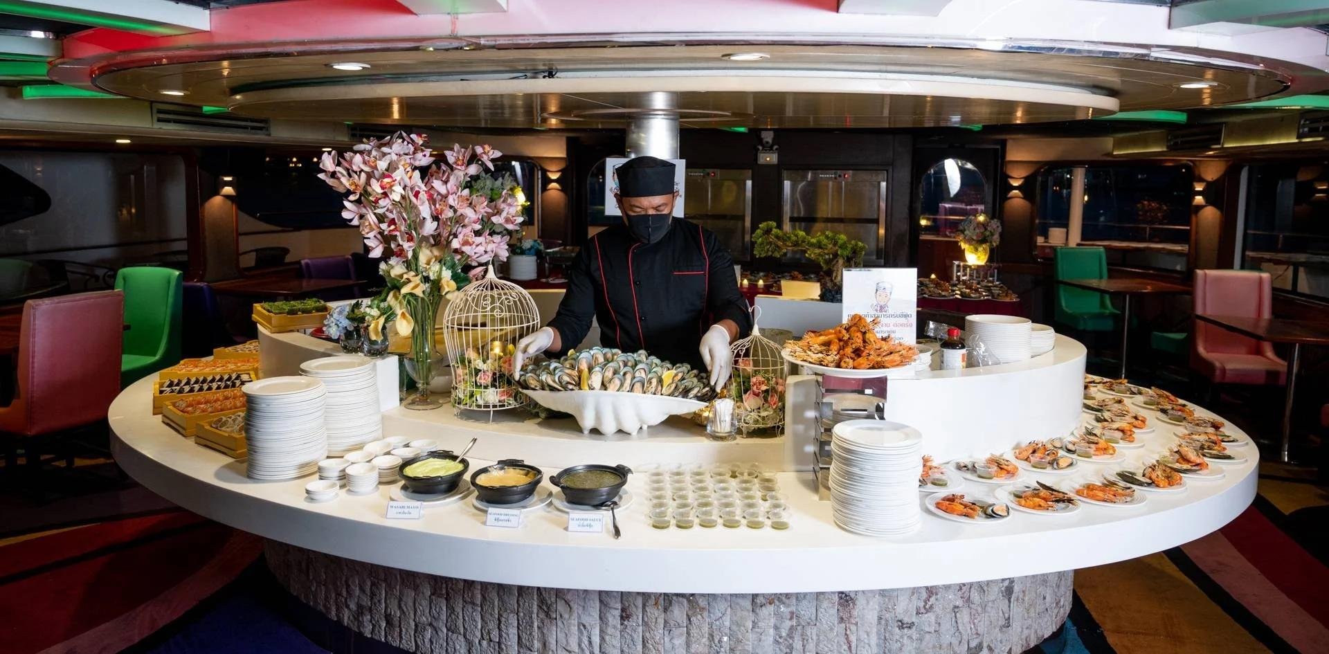 Wonderful Pearl Luxury Dinner Cruise on the Chao Phraya