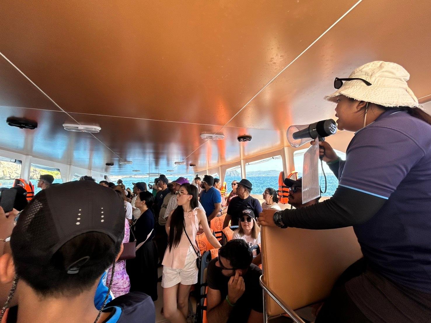 Phuket Phi Phi, Maya, and Khai Island Luxury Speedboat Tour