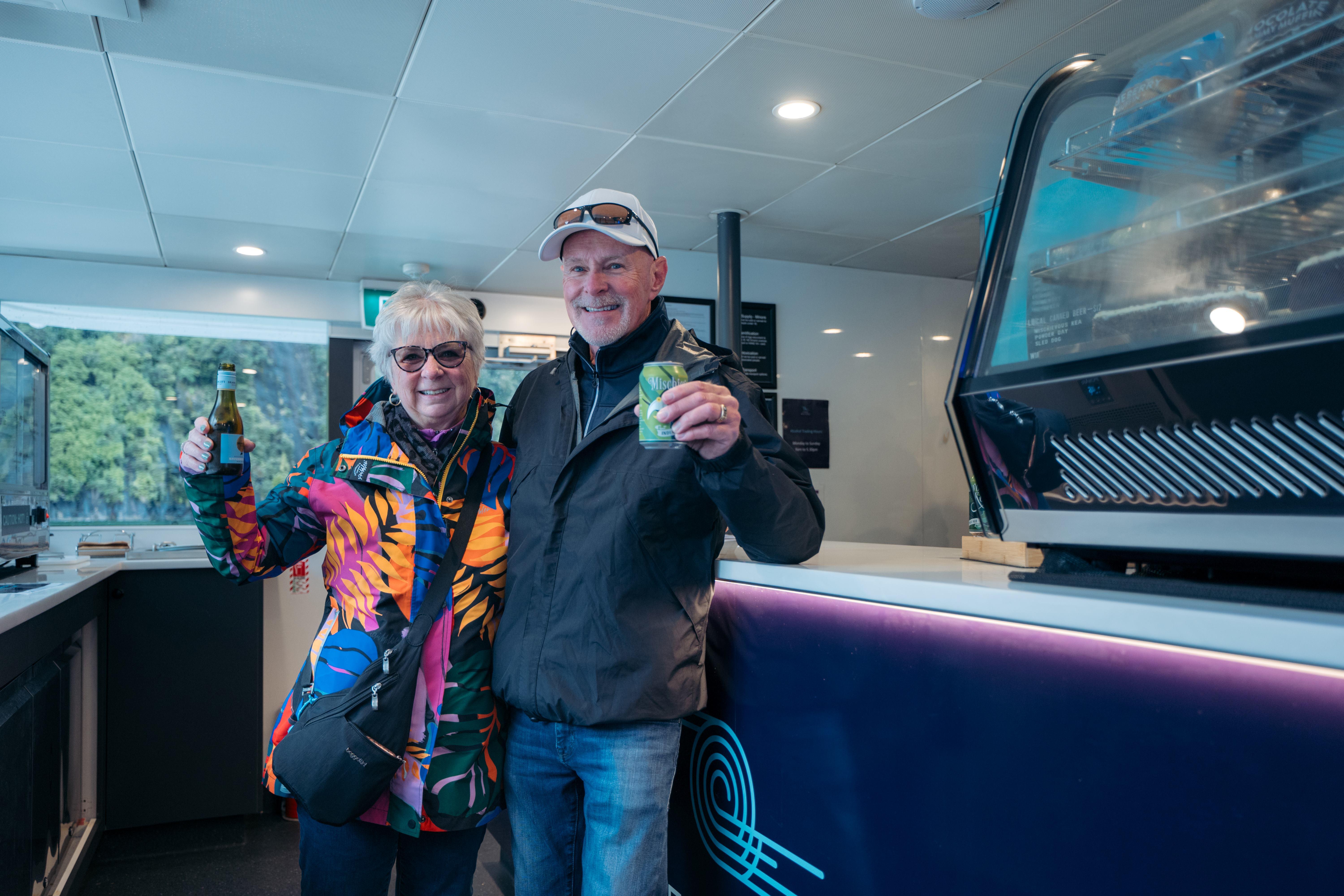 Queenstown to Milford Sound: Full-Day Coach & Cruise