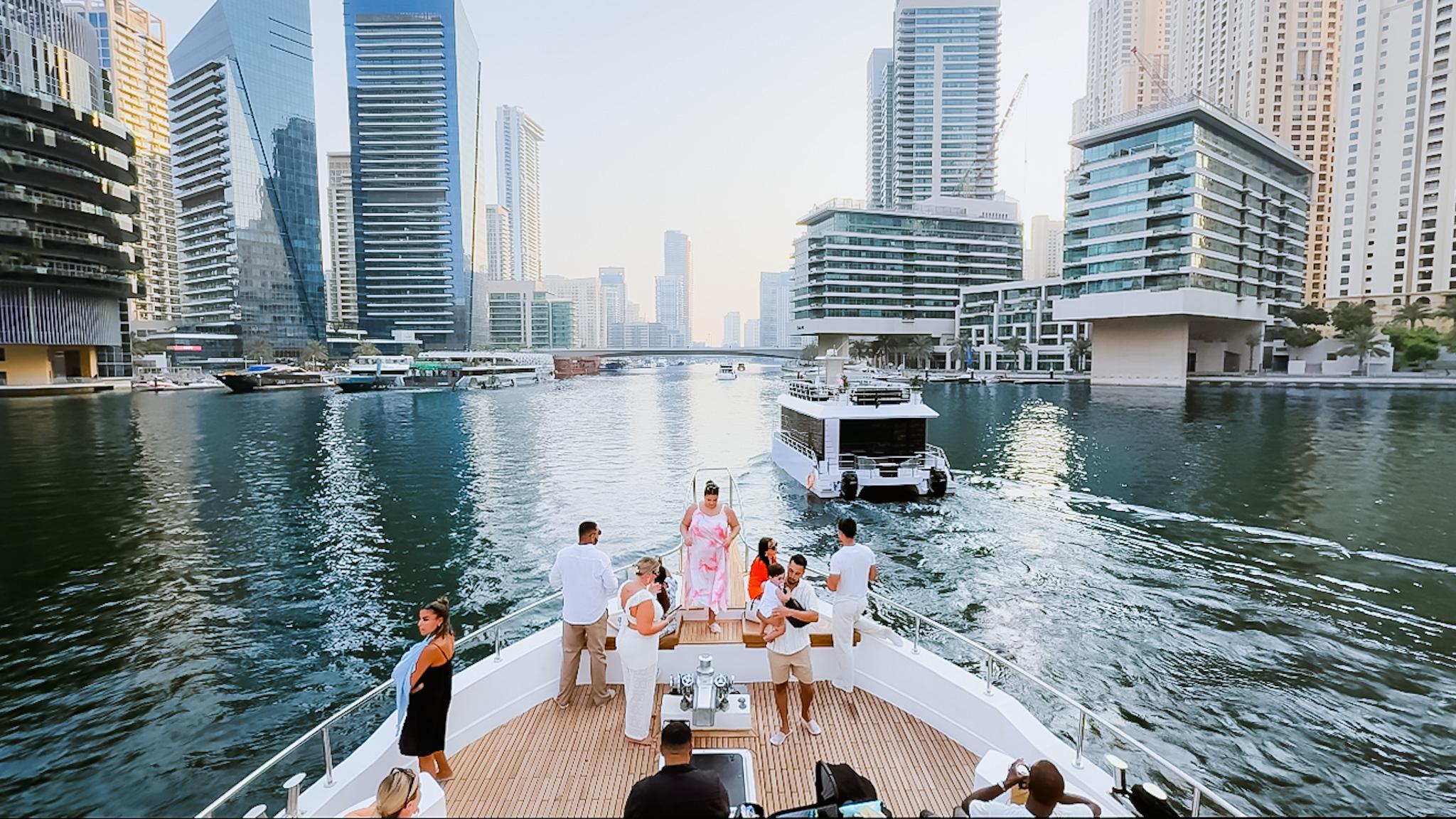 Dubai Marina Luxury Yacht Cruise with BBQ & Ain Dubai Views