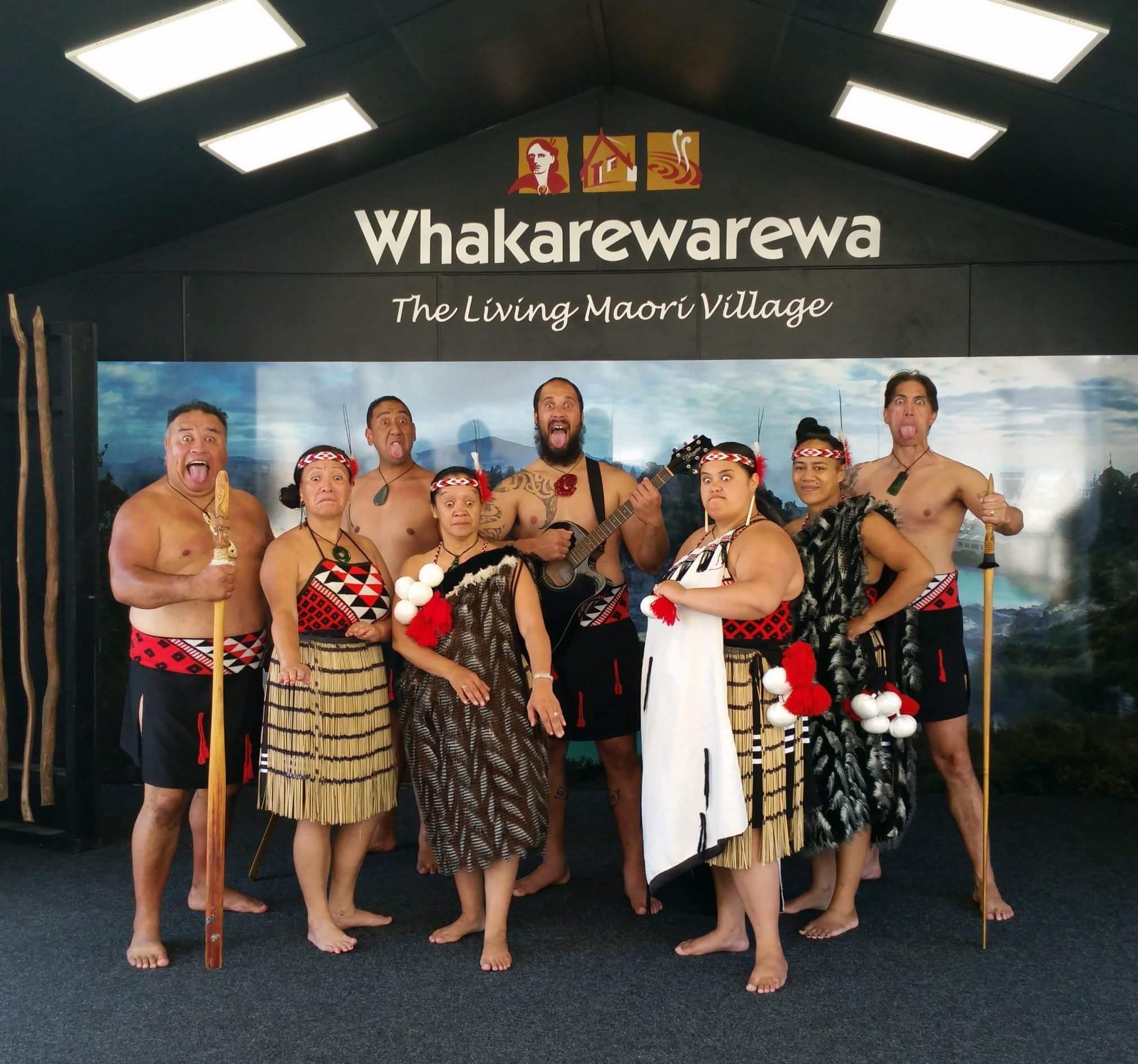 Auckland: Rotorua Māori Village & Waitomo Caves with Lunch