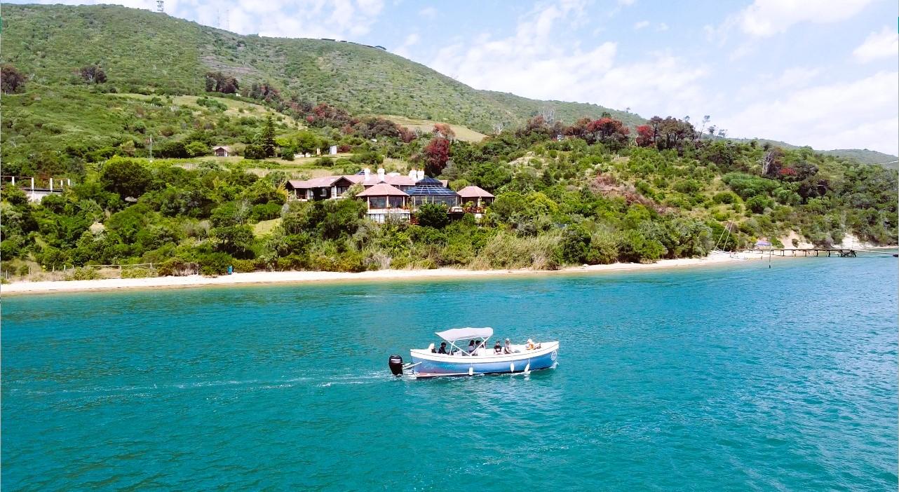 Knysna Lagoon Champagne Cruise to the Heads