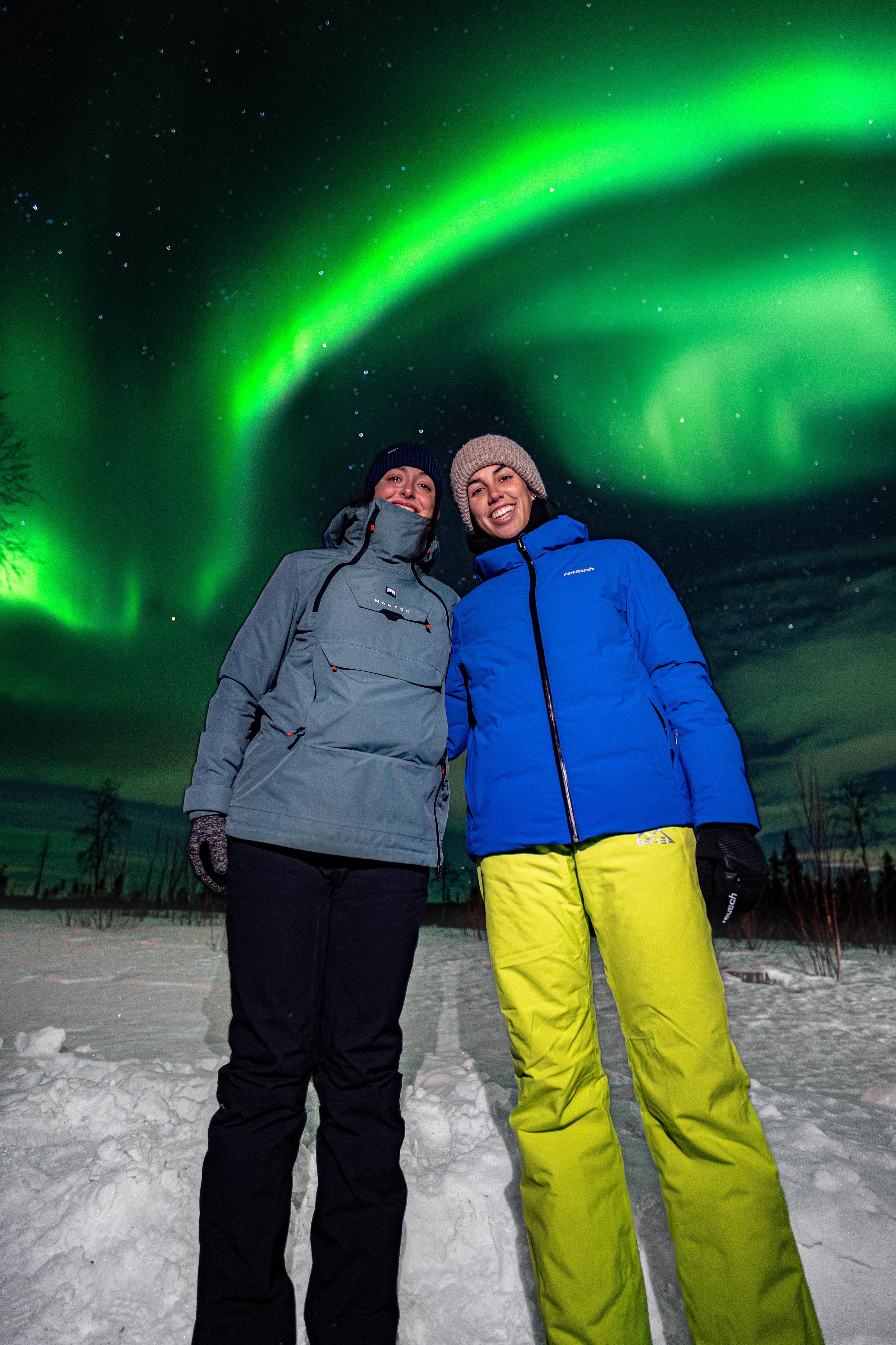 Rovaniemi Aurora Hunt – Expert-Led Northern Lights Chase with Free Photos