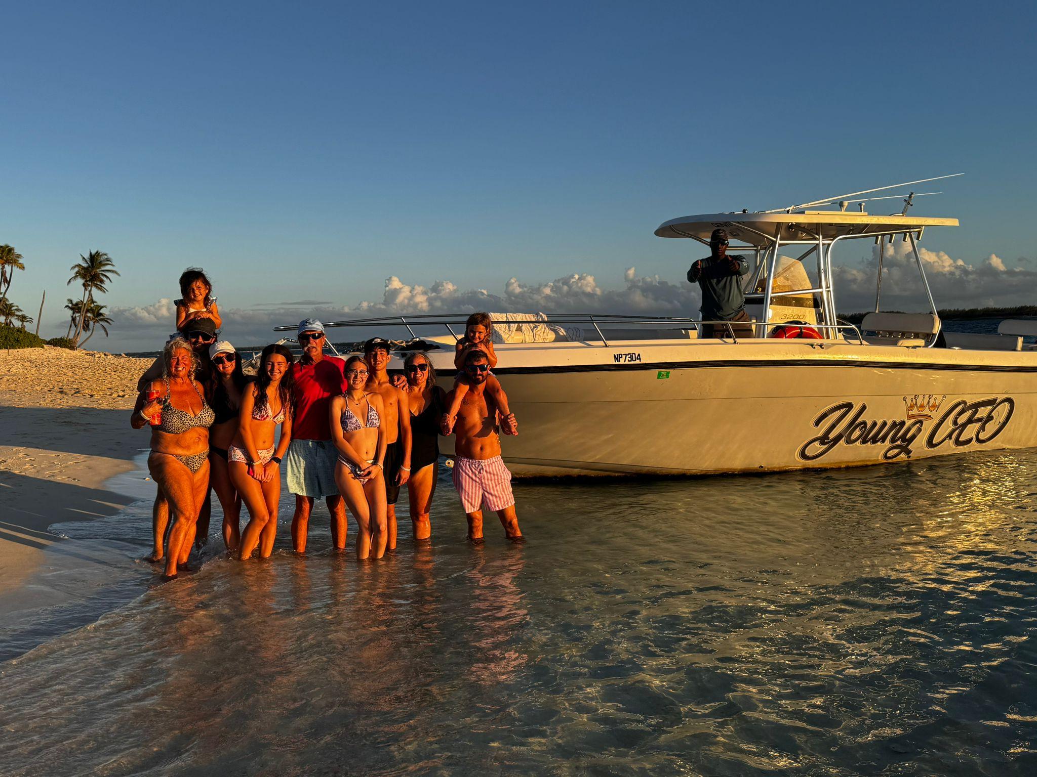 Nassau Private 3-Island Boat Excursion: Pigs, Turtles & Snorkeling