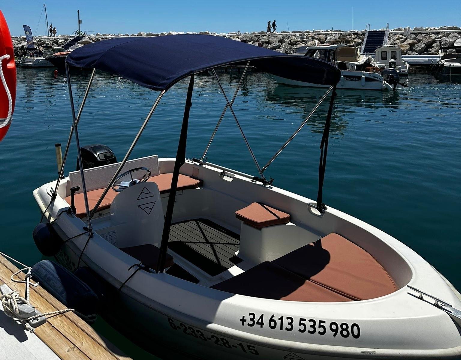 Puerto Banús License-Free Boat Rental