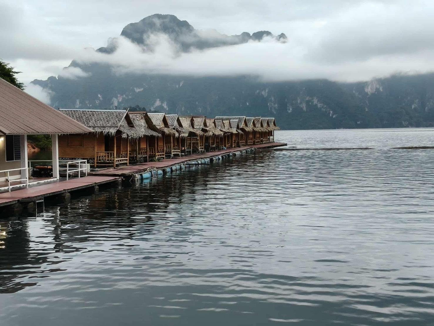 Cheow Lan Lake Floating Raft House & Coral Cave Adventure