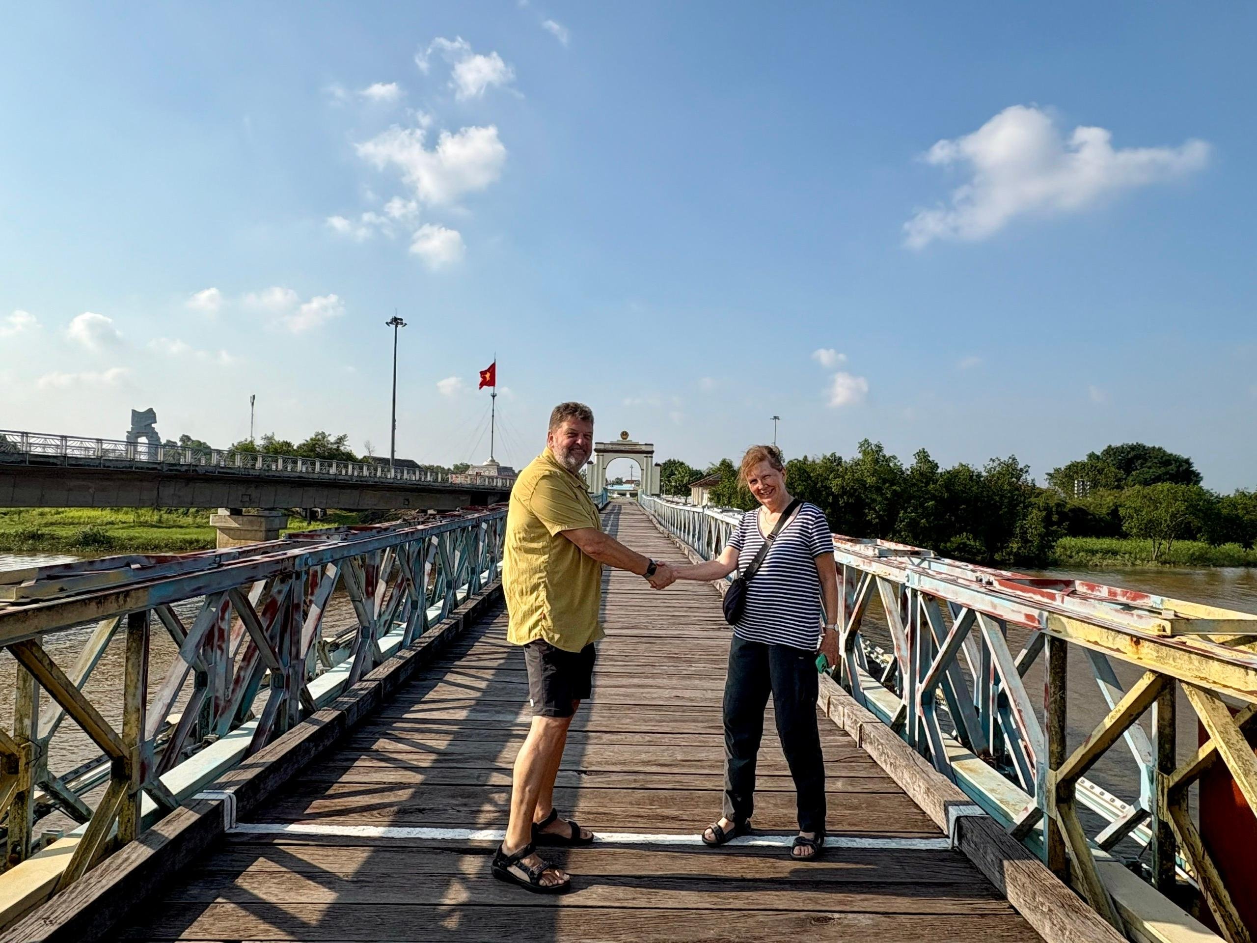 Private DMZ & Vinh Moc Tunnels Half-Day Tour from Hue