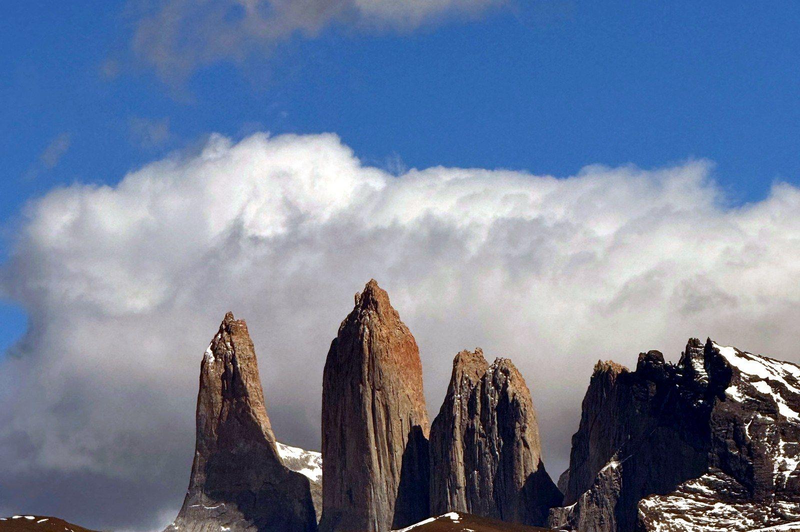 Laguna Azul & Cuernos del Paine Soft Hike