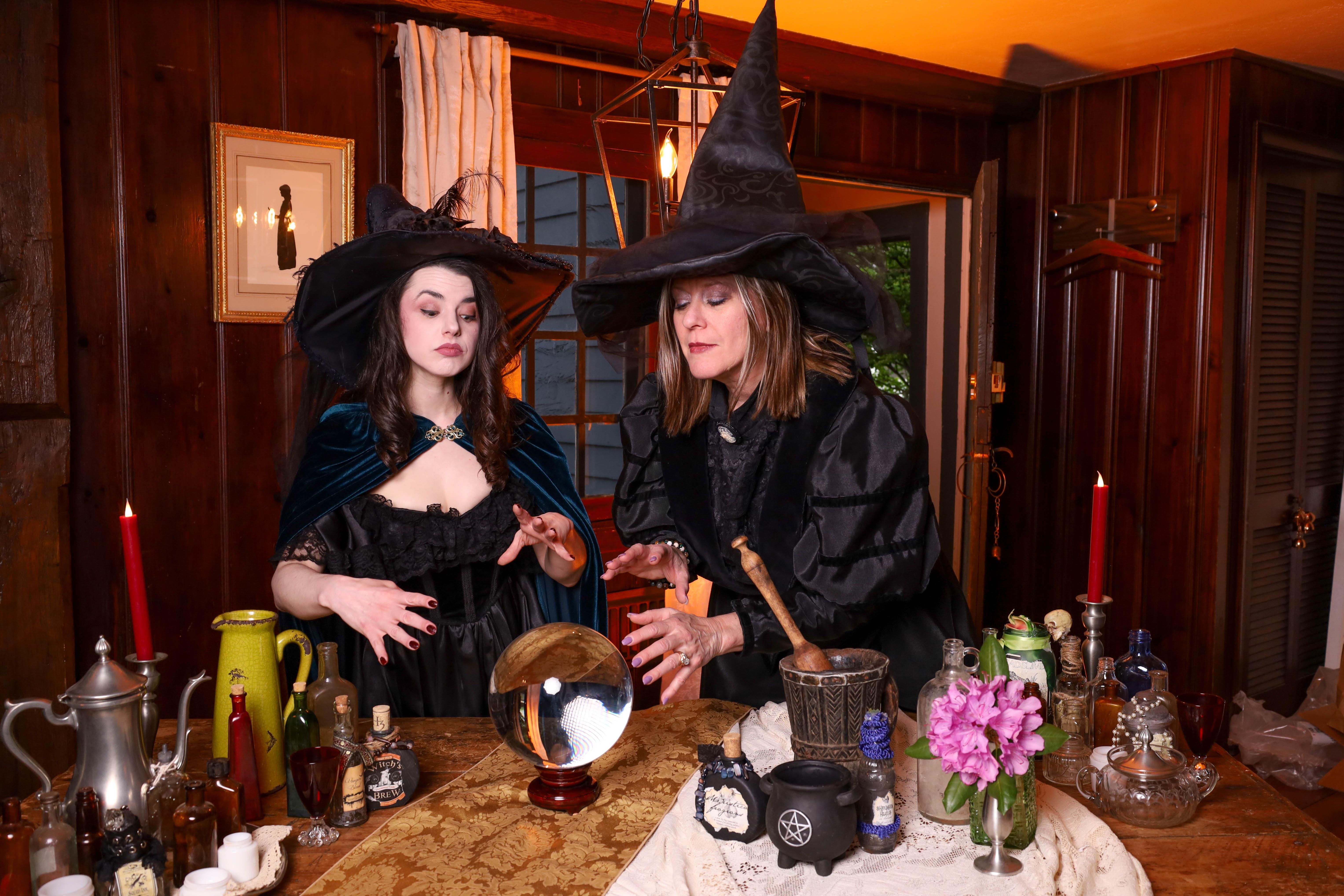 Witch Pix Studio: Costumed Fantasy Portrait Session