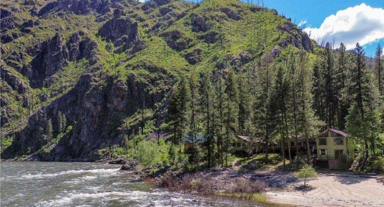 Half-Day Salmon River Whitewater Rafting from Riggins