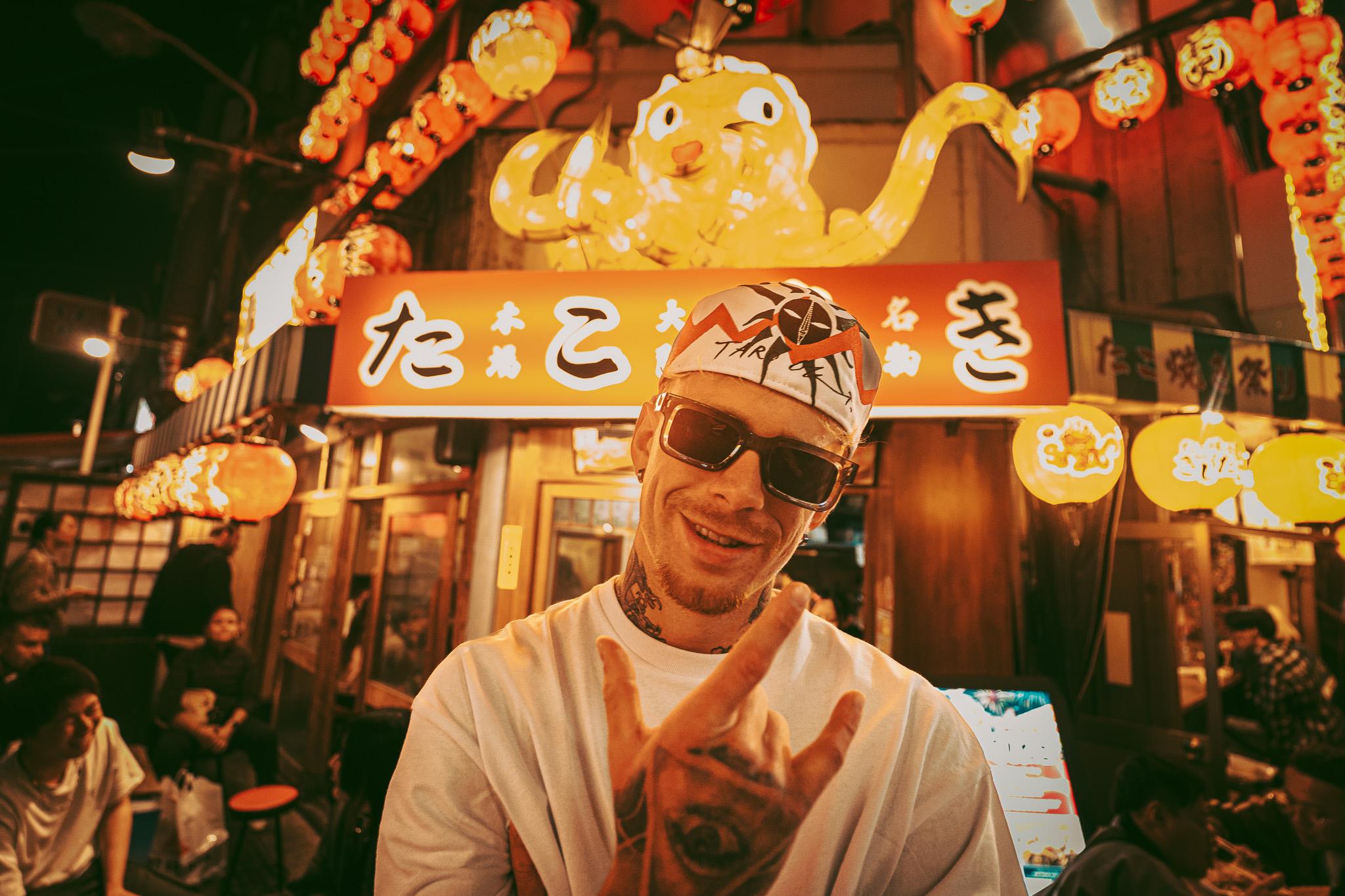 Osaka: Private Night Portrait Experience with Photographer