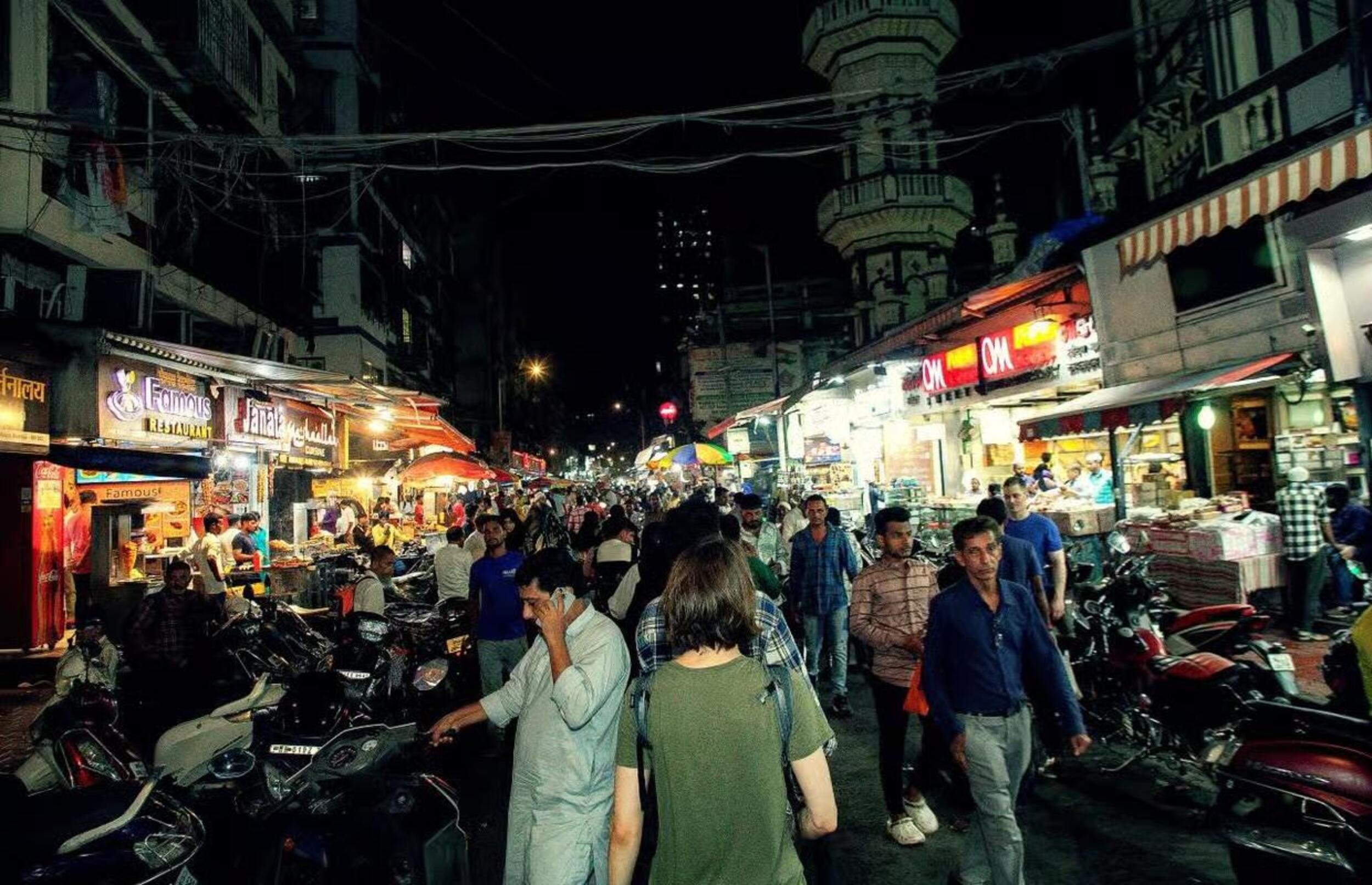 Mumbai Private Evening Food and Sightseeing Tour
