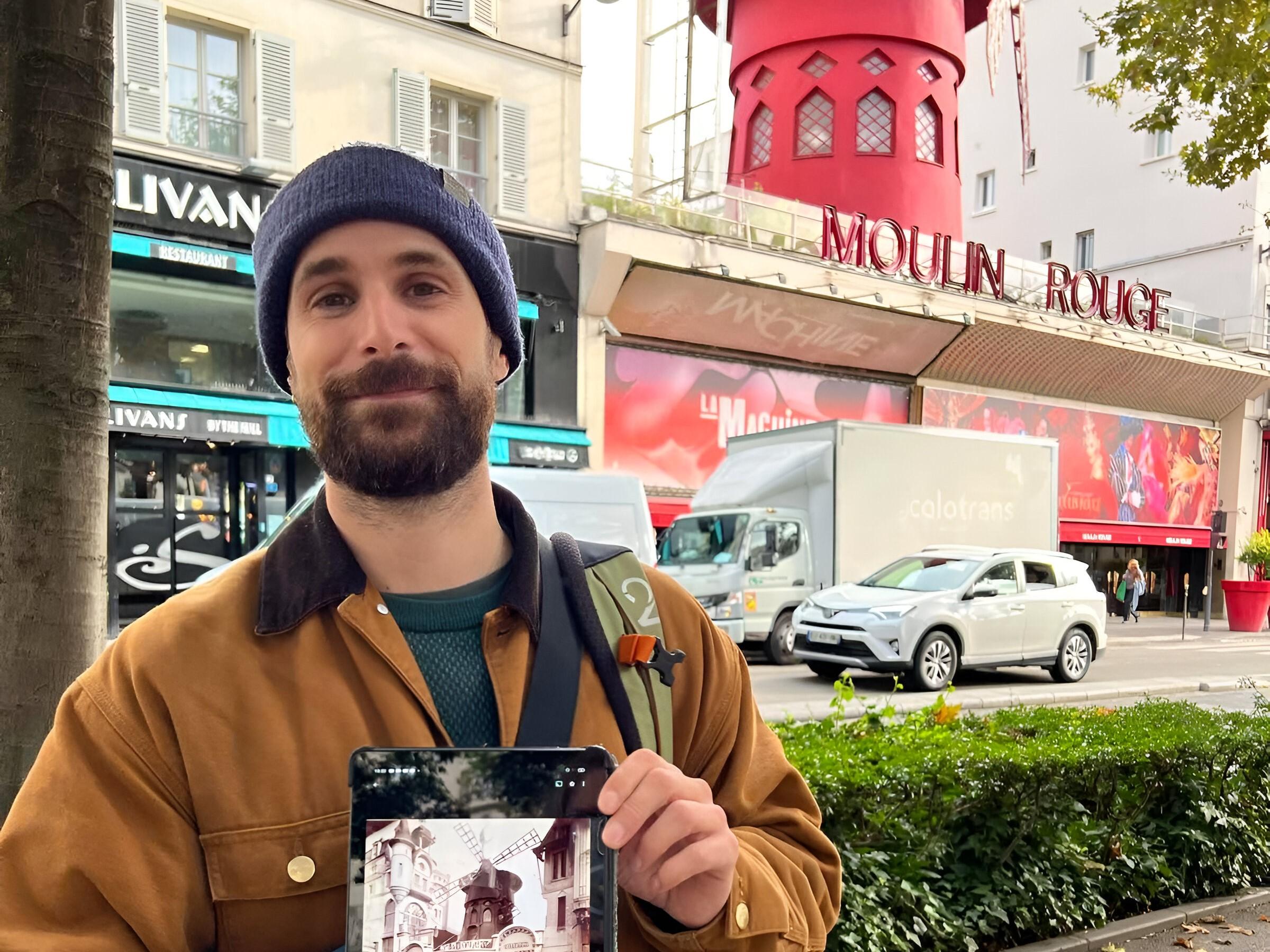 Montmartre Art & History Walking Experience
