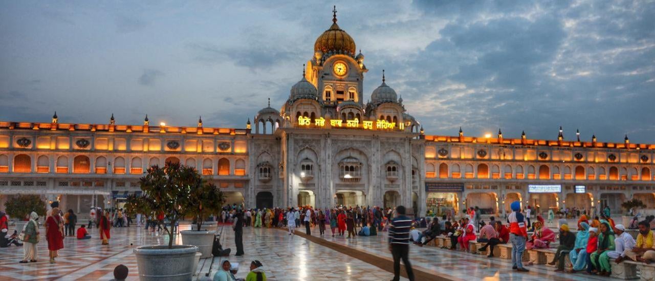 Amritsar: Golden Temple & Jallianwala Bagh Guided Walking Tour
