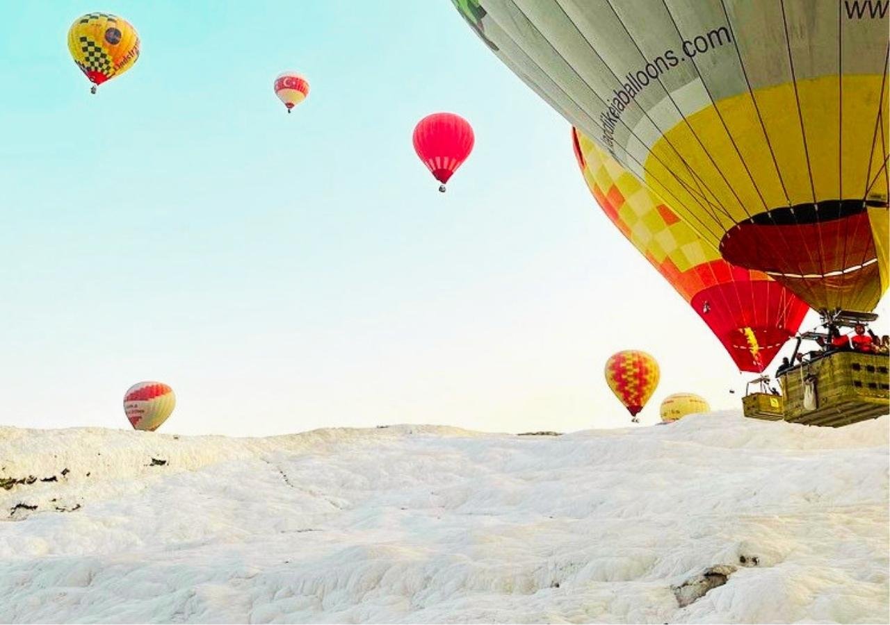 Pamukkale Sunrise Hot Air Balloon Experience