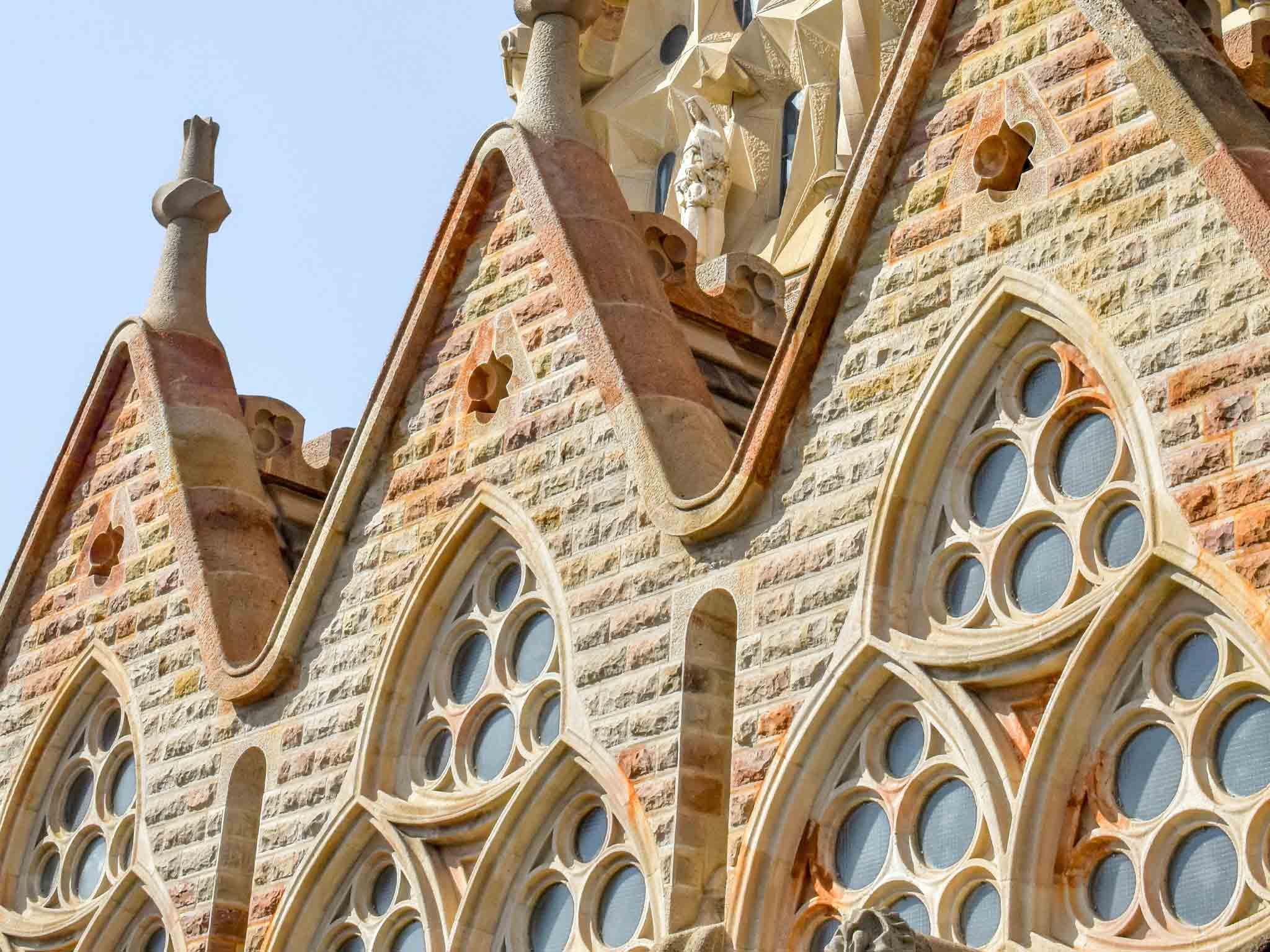 Barcelona Gaudí tours — Sagrada Família interior, Park Güell mosaics, Casa Batlló and La Pedrera — image 38