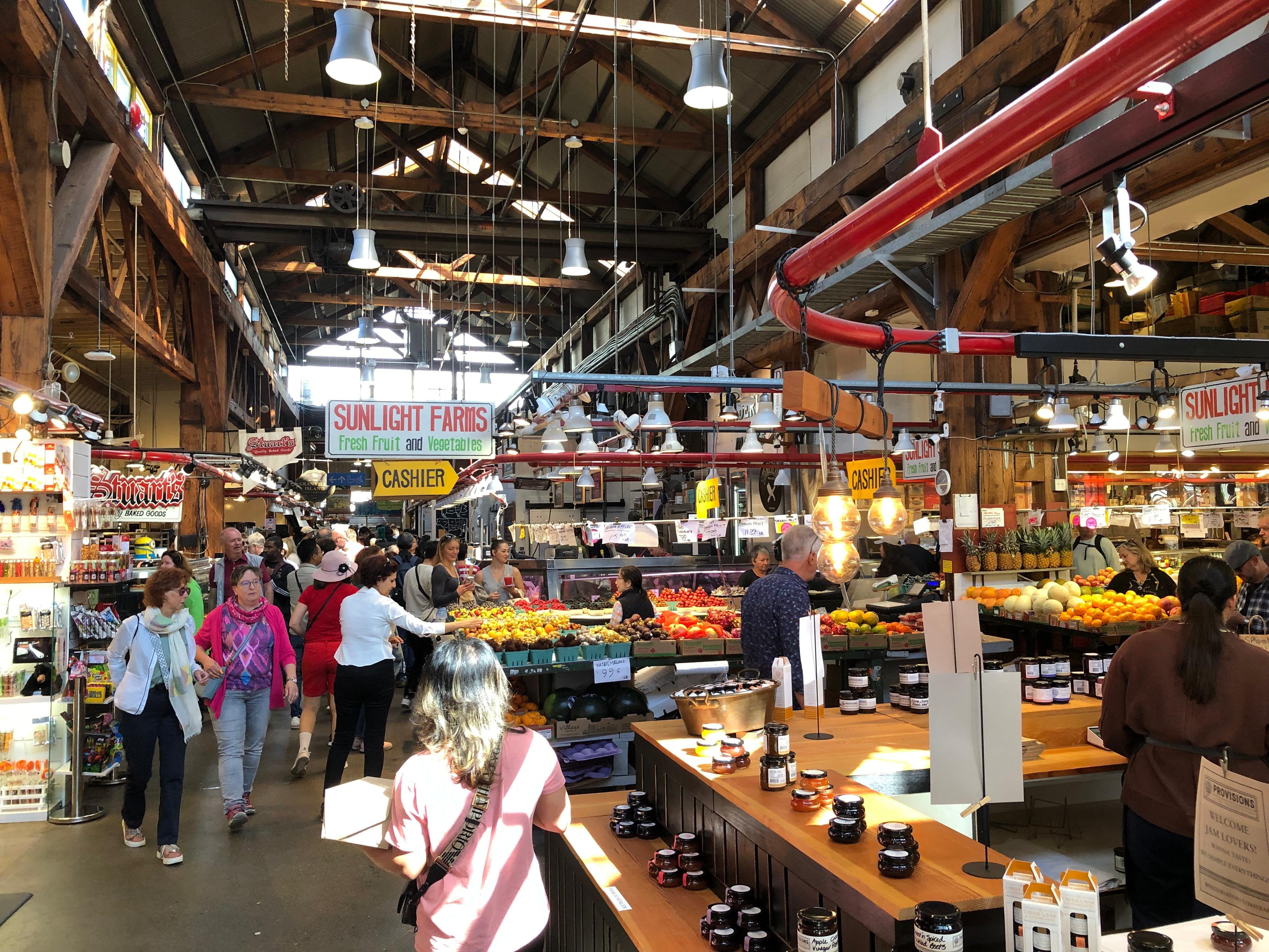 Vancouver Highlights: Private Car Tour of City Landmarks