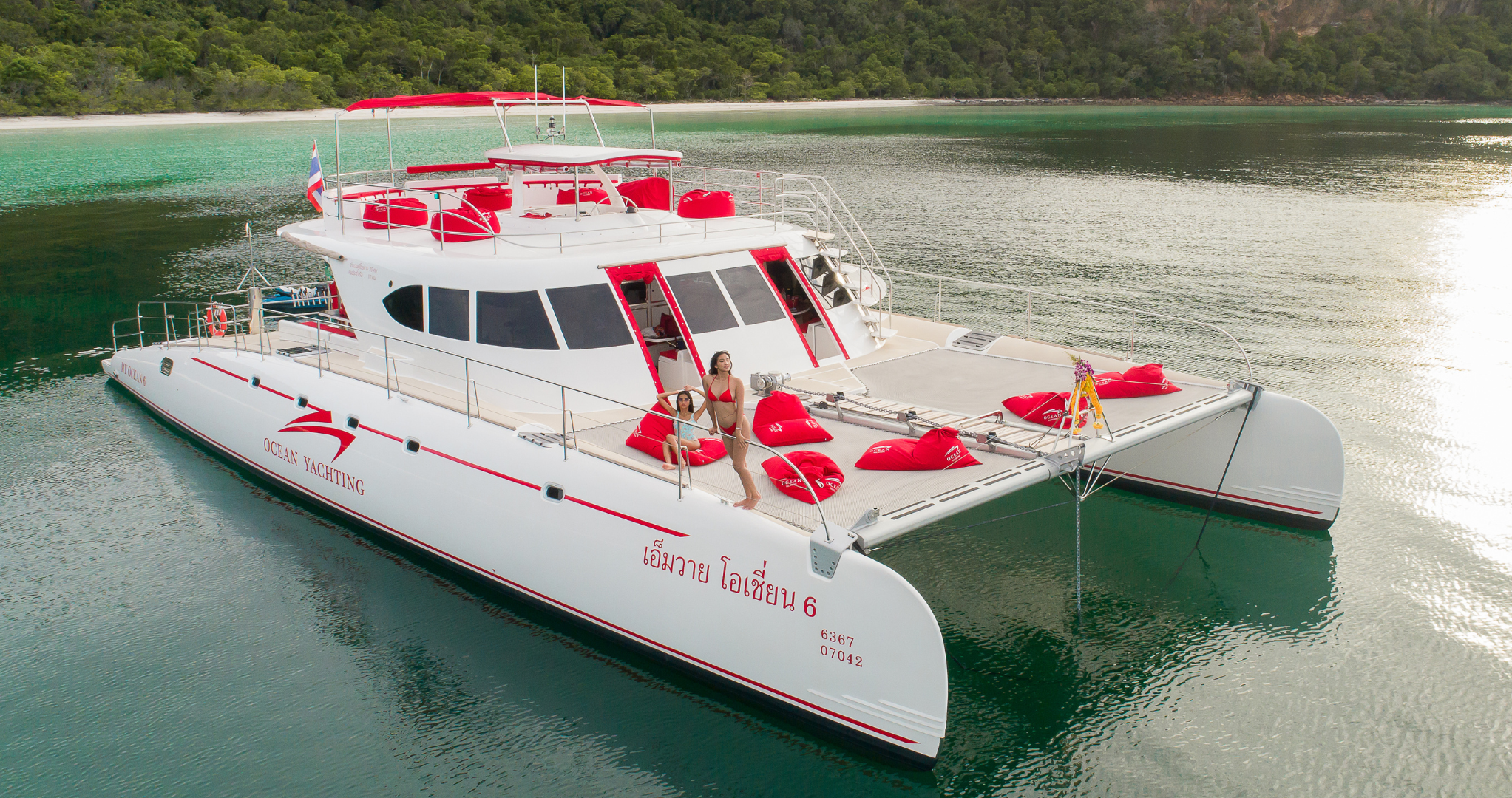 Pattaya: Full-Day Yacht Cruise to Koh Phai and Koh Rin