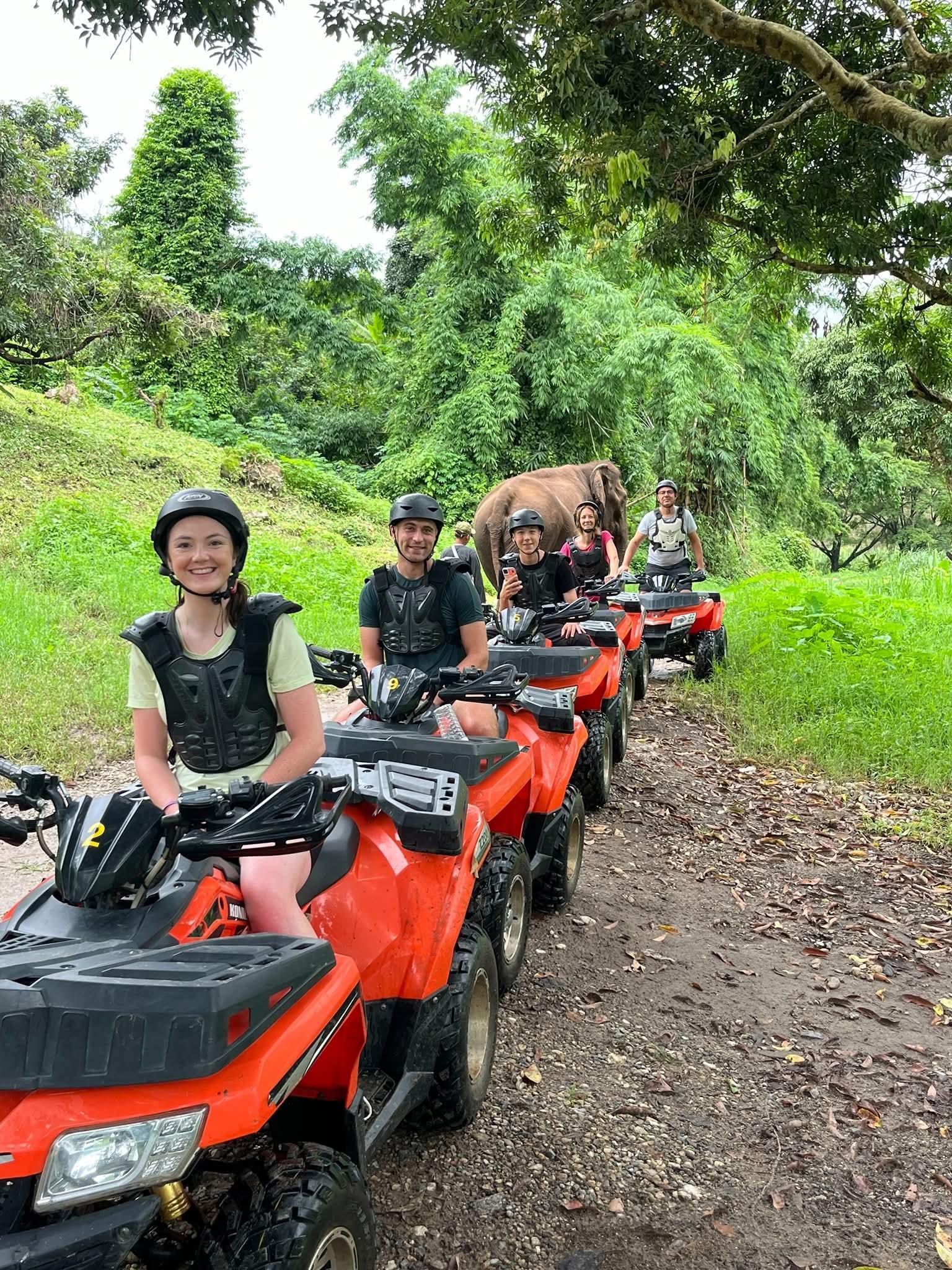 Tagesausflug: ATV-Abenteuer, Rafting & Sticky Waterfalls