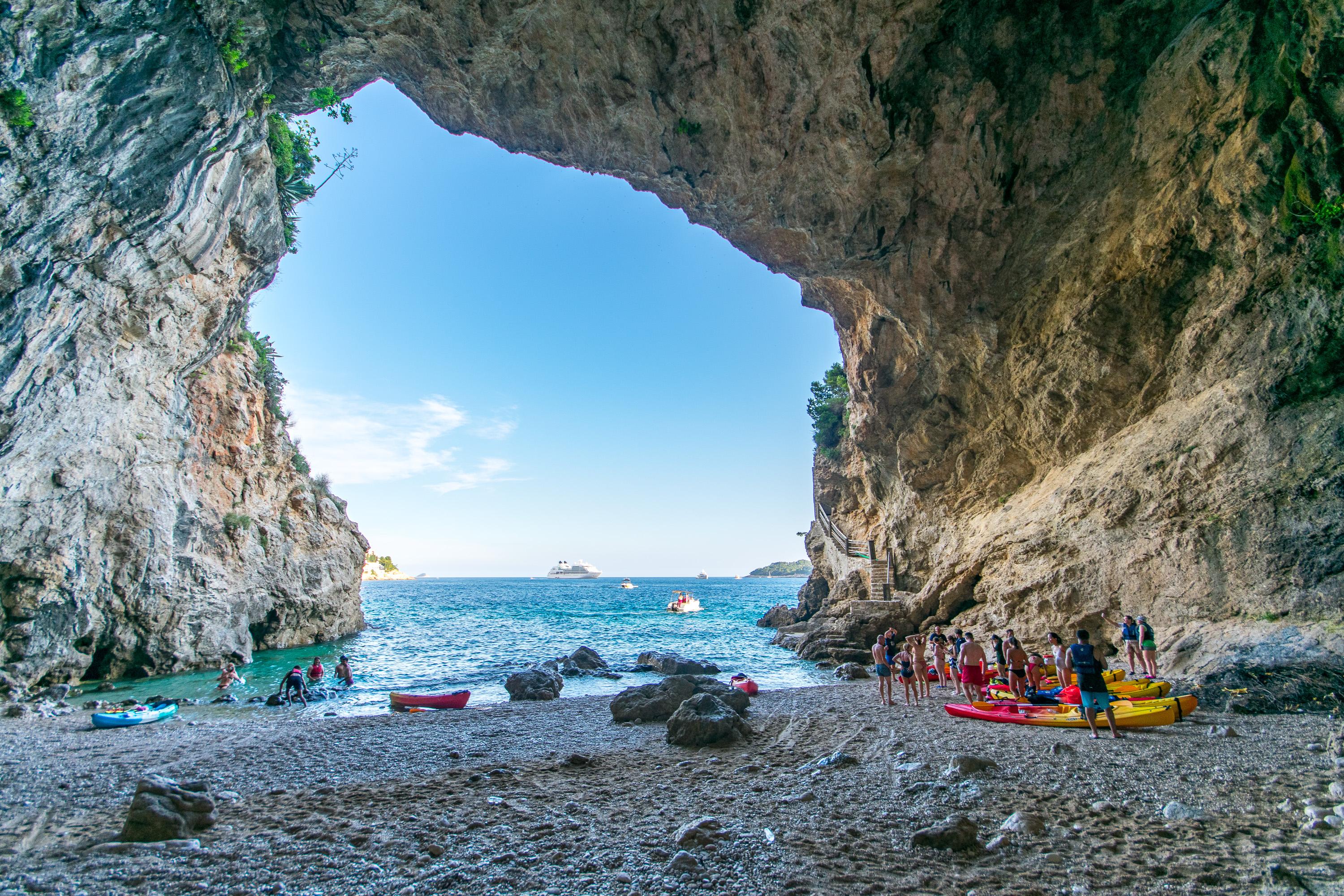 Dubrovnik Sunset Sea Kayaking Tour with Wine