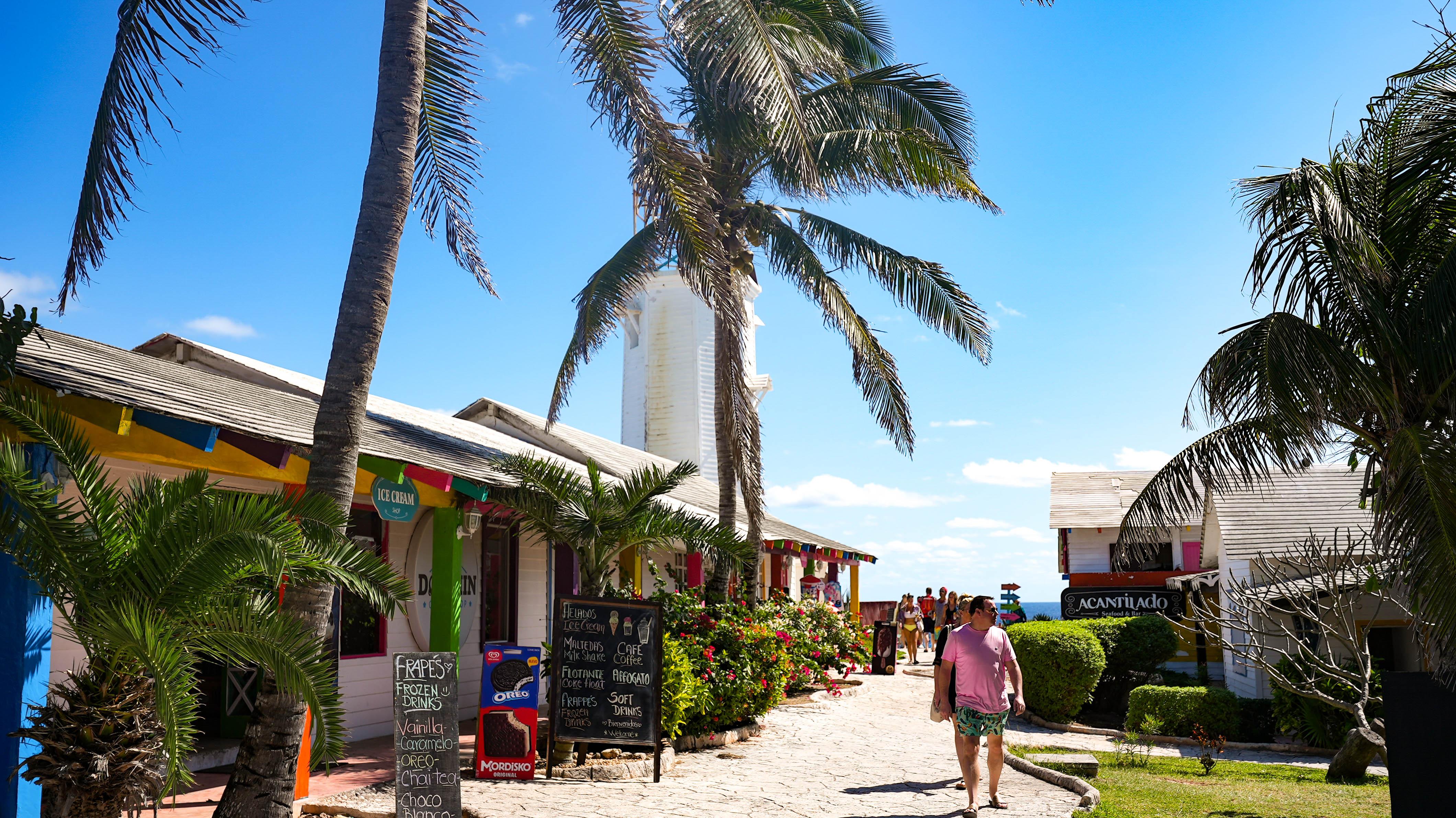 Isla Mujeres Catamaran Day Trip with Open Bar & Beach Club