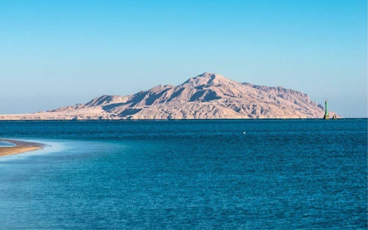 Tiran Island Snorkel & Dive Day Trip from Sharm El Sheikh