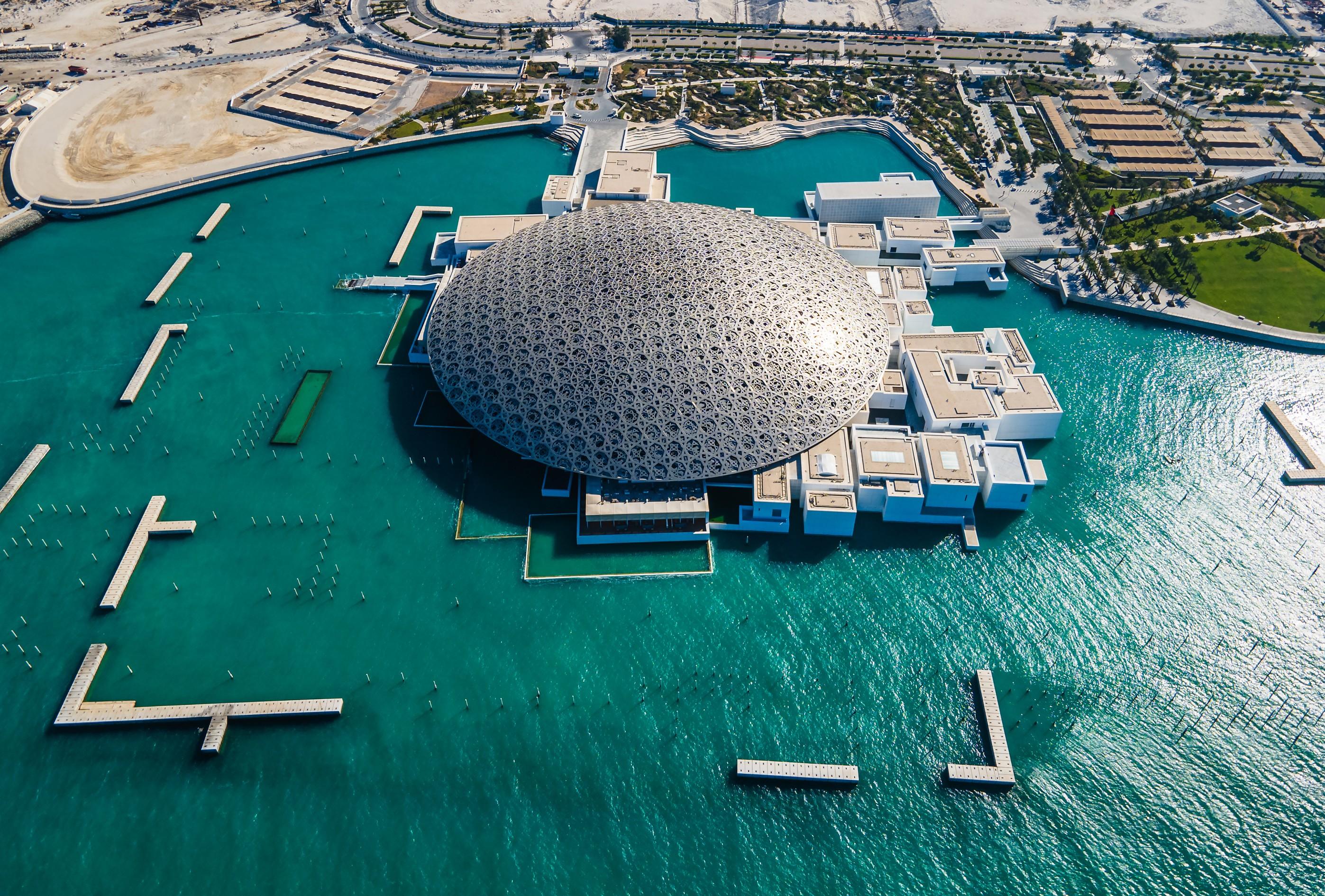 Abu Dhabi Day Trip from Dubai: Grand Mosque, Presidential Palace & More