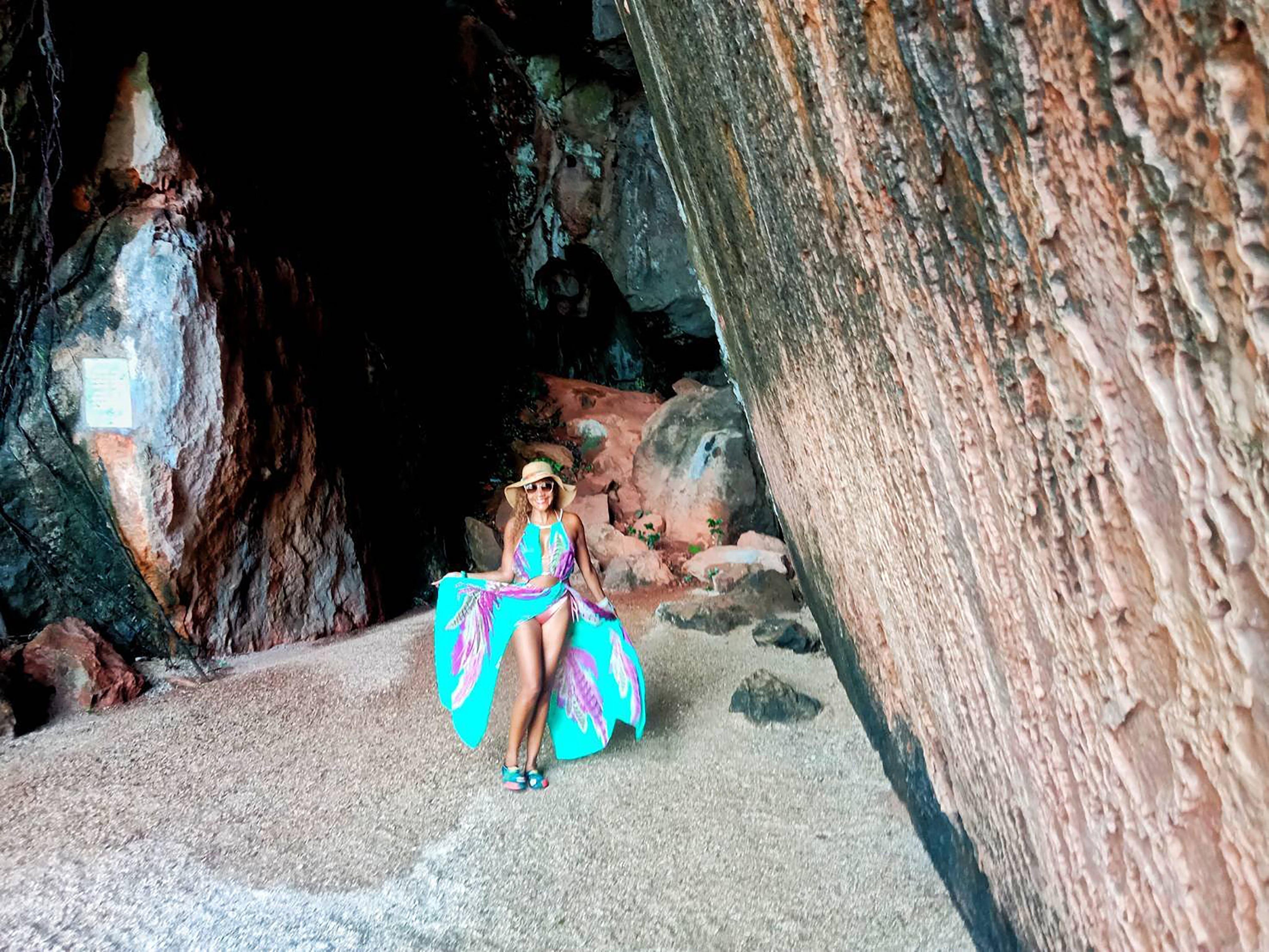 James Bond Island & Sea Cave Canoe Adventure by Big Boat – Phang Nga Bay