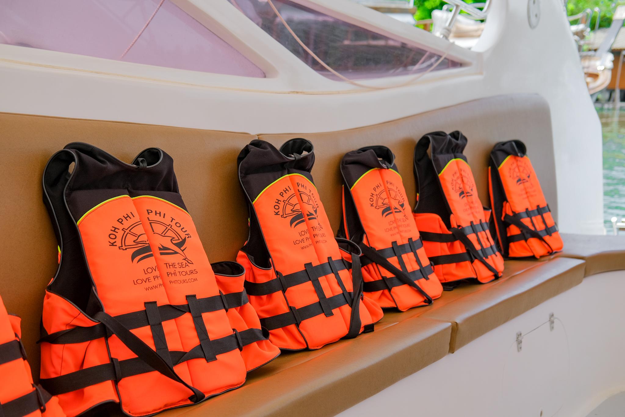 Phi Phi Islands Speedboat Adventure from Krabi with Buffet Lunch