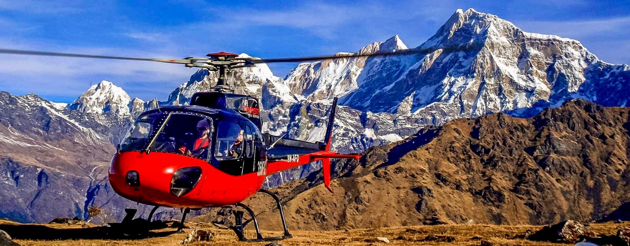Kathmandu: Everest Helicopter Tour with Landing & Breakfast
