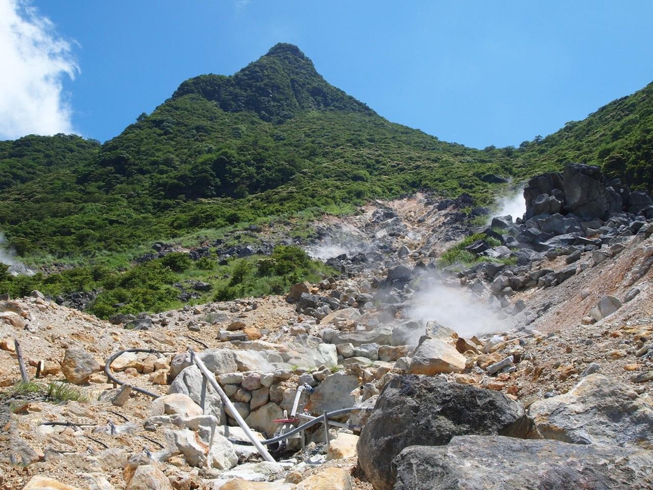 Mt. Fuji & Hakone Full-Day Tour with Ropeway & Lake Ashi Cruise