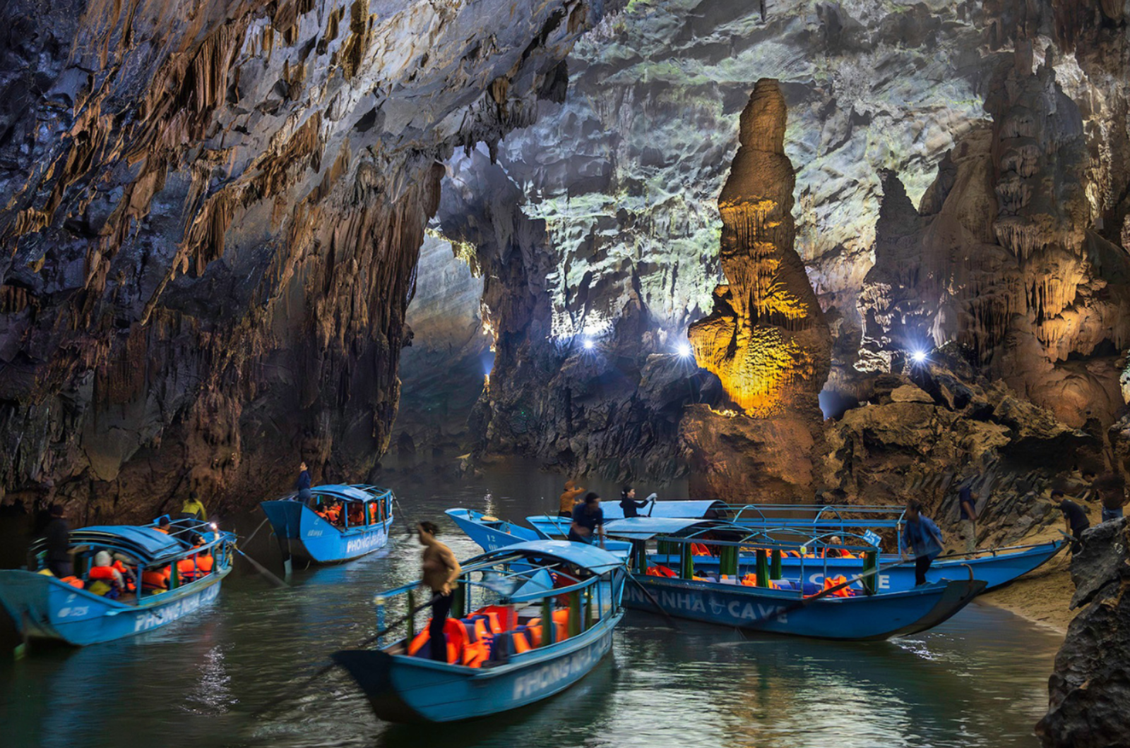 Phong Nha Cave boat tour Son River dragon boat and Paradise Cave karst — image 3