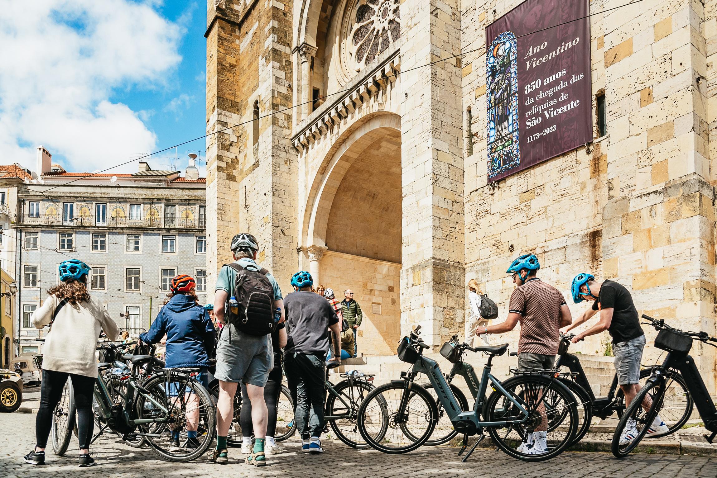 Lisbon City Highlights & Viewpoints E-Bike Tour