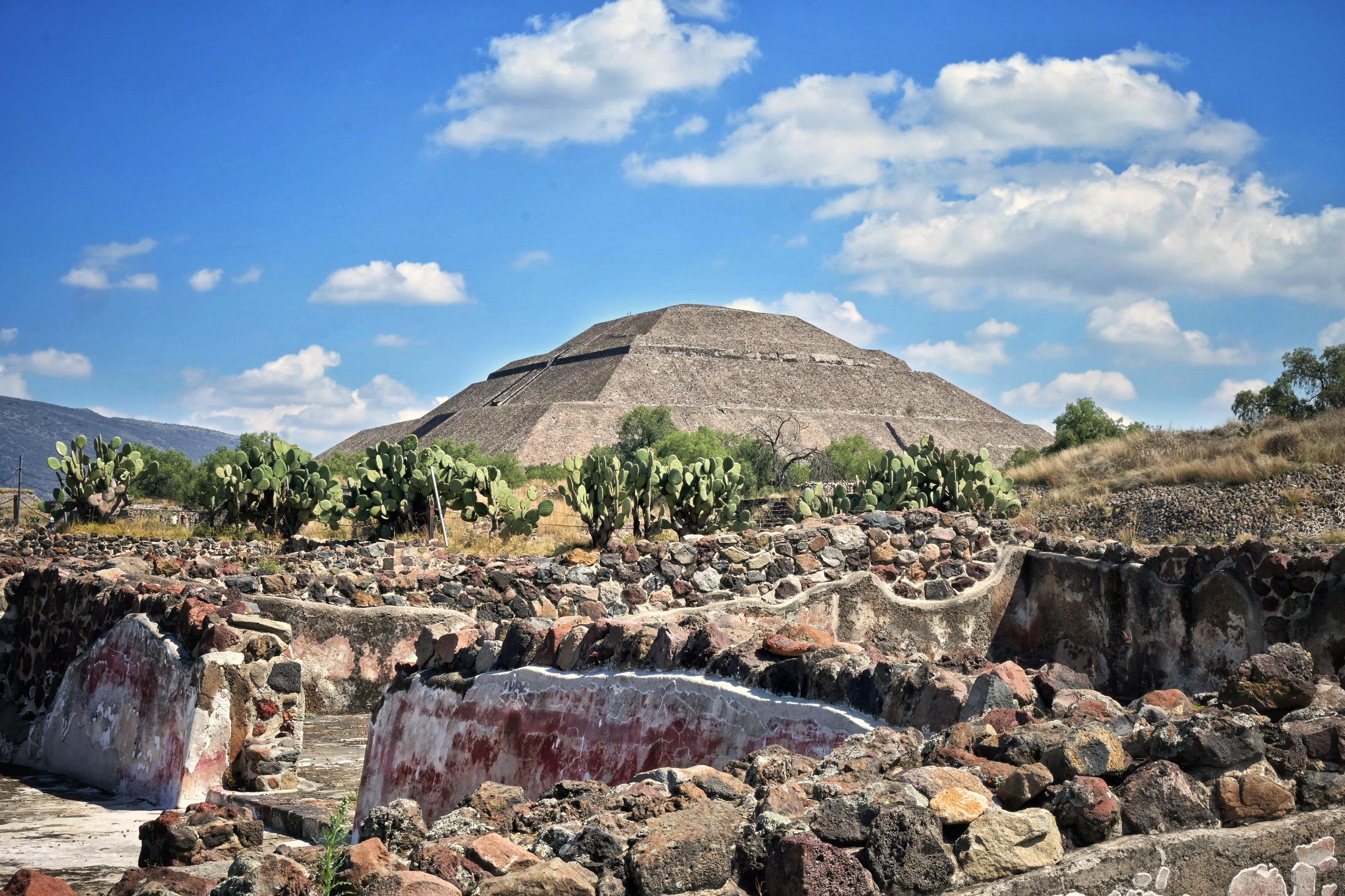 Private Teotihuacan Express: Half-Day Cultural Expedition