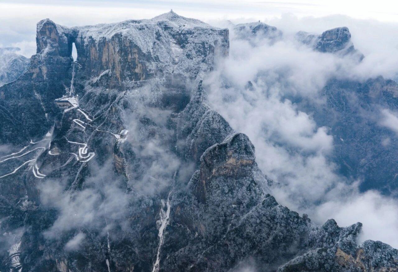 Zhangjiajie Glass Bridge, Avatar Mountains & Tianmen Private Day Trip