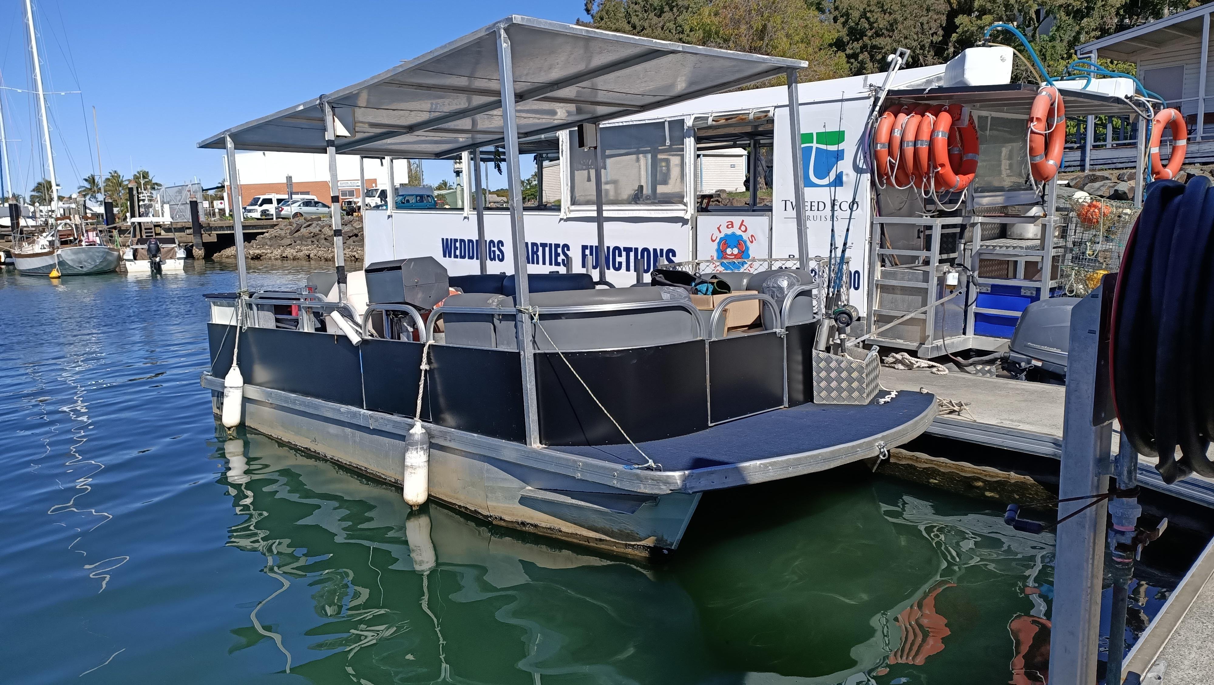 Self-Drive BBQ Pontoon Boat Hire on Tweed River
