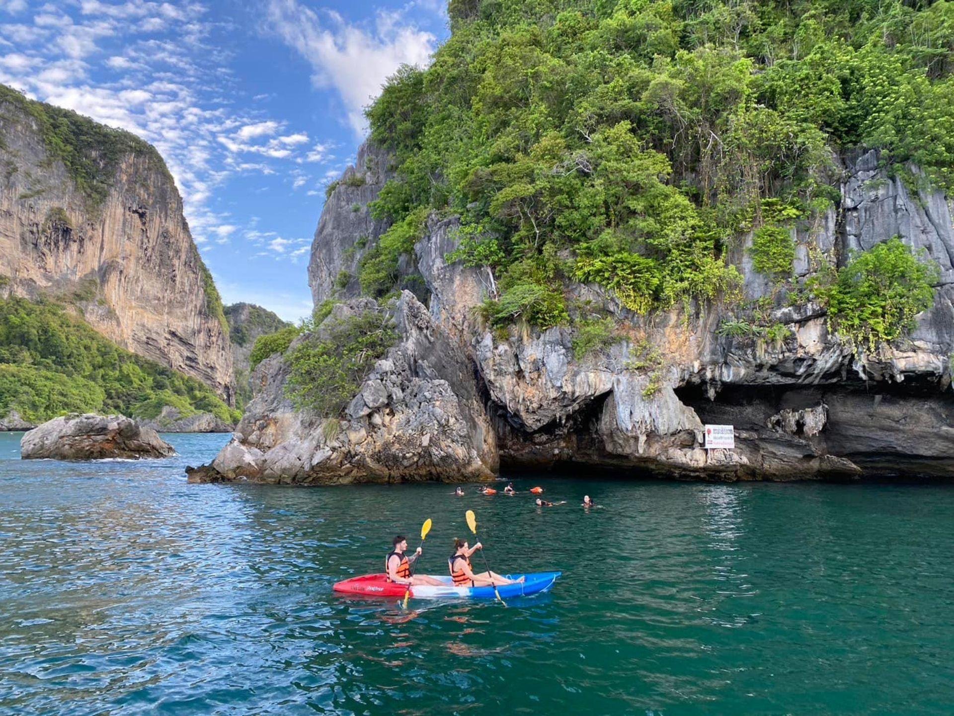James Bond Island Canoe & Sunset Yacht Dinner – Phang Nga Bay