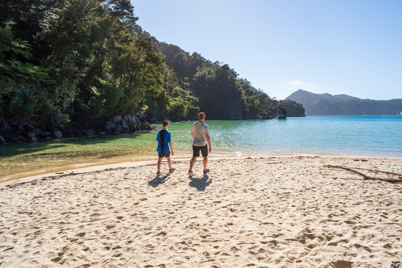 Marahau: Abel Tasman Kayaks Kayak and Walk