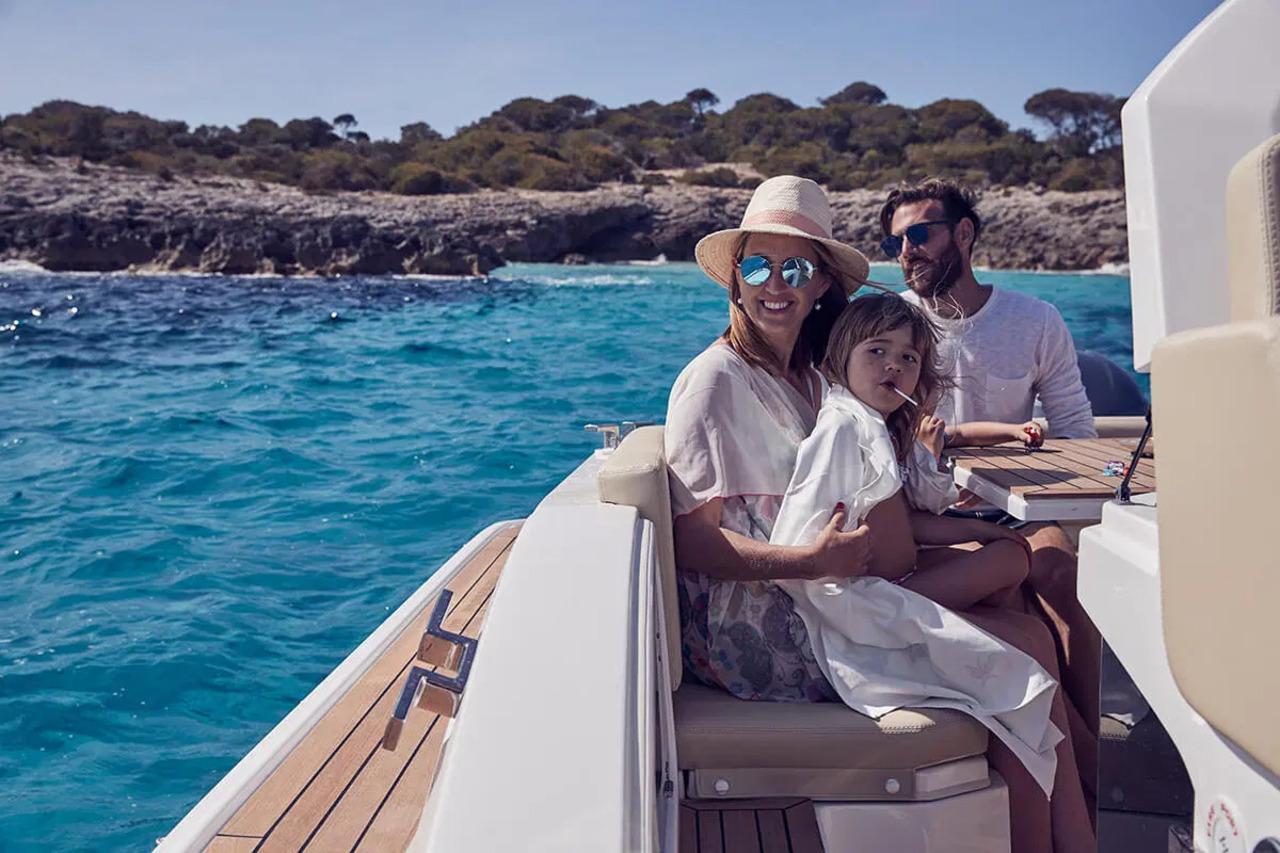 Private Croatian Islands Speedboat Expedition: Blue Cave & Hvar